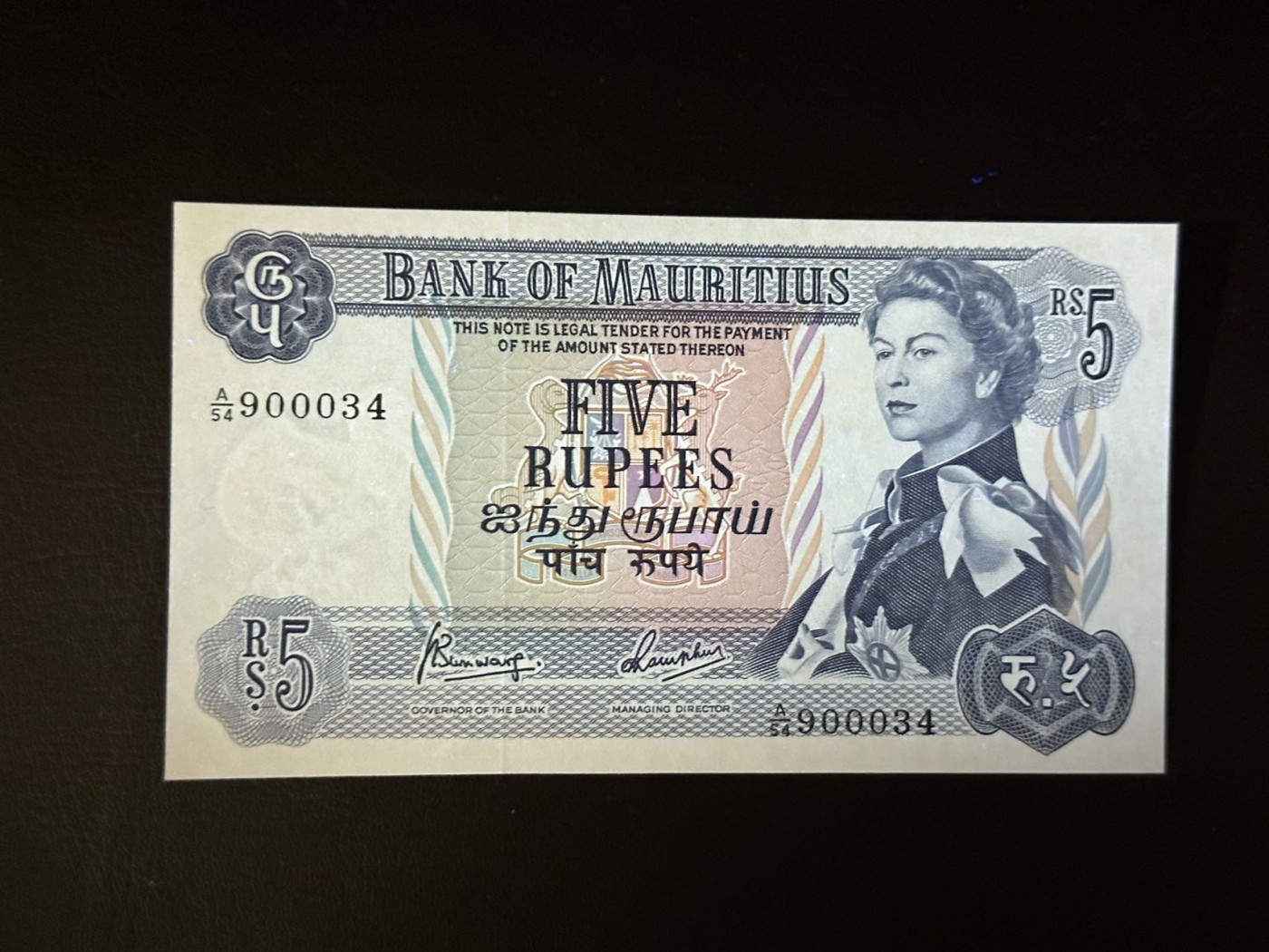 八月最后一场，第十五期大拍 （S3）热门品种，毛里求斯1967年版本戎装女王，A冠中间豹子号