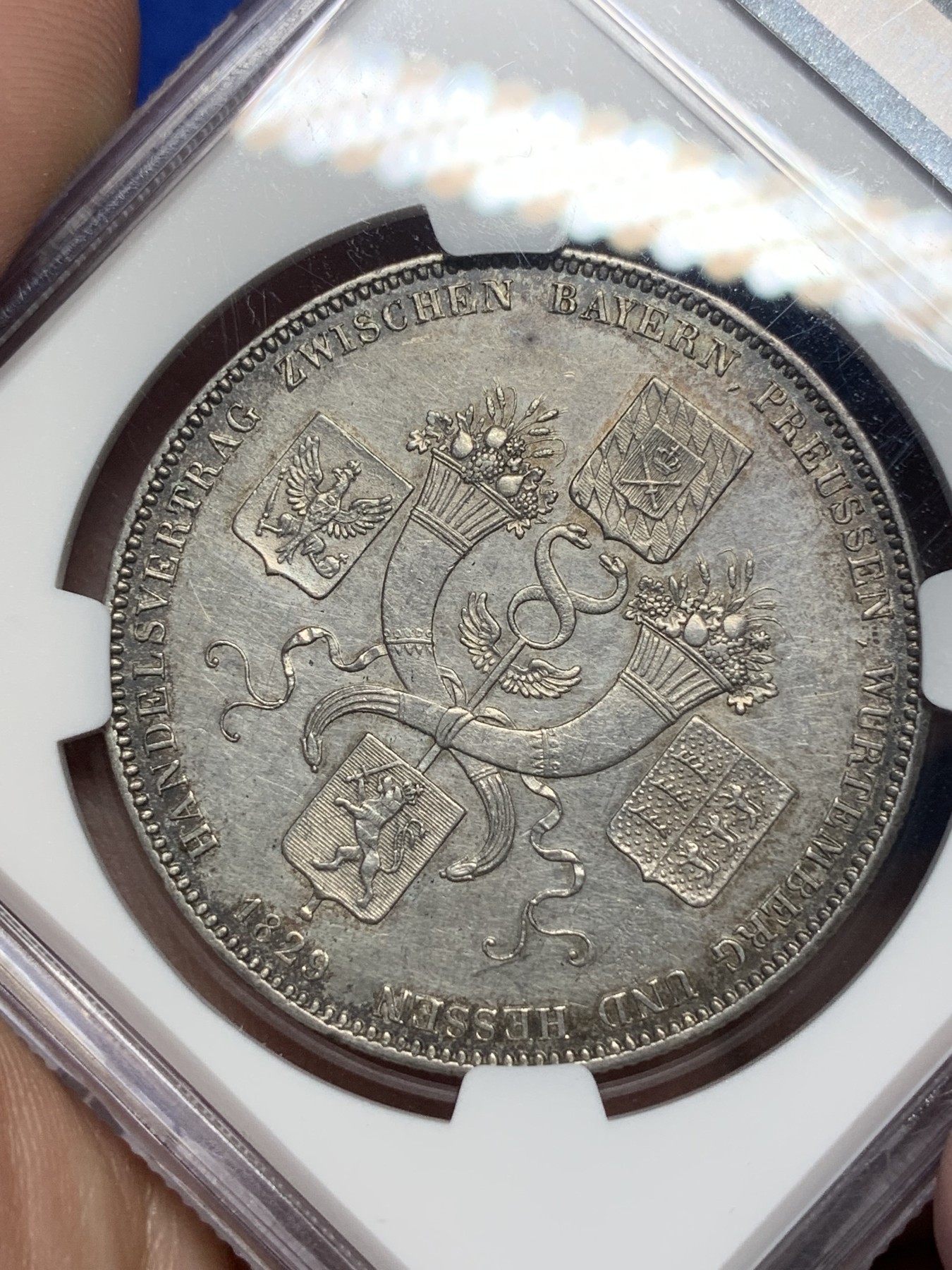 《竞宝斋》第193场-周日，周一 2场 (全场包邮) NGC UNC 德国 巴伐利亚  1829年 通商条约纪念泰勒 少见品种 细节保存的很不错
