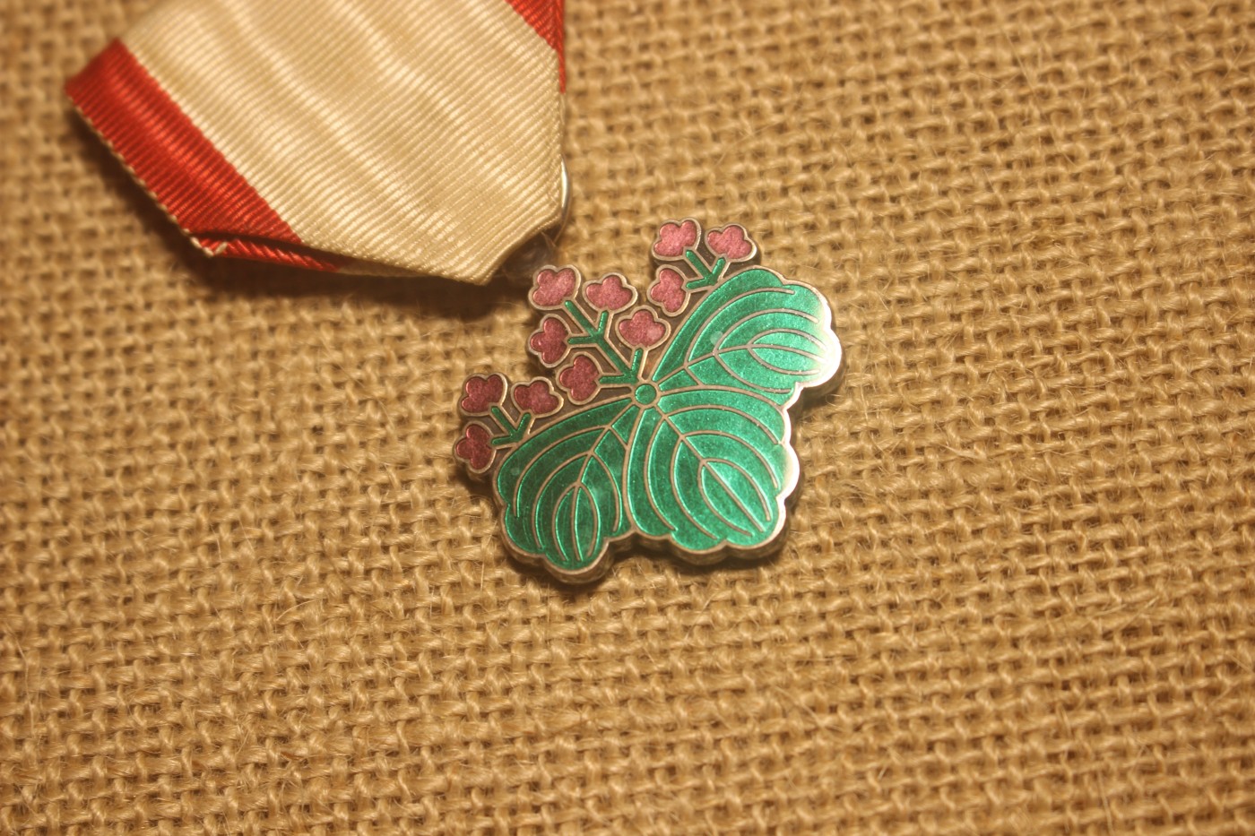 七等青叶章，战时式样 