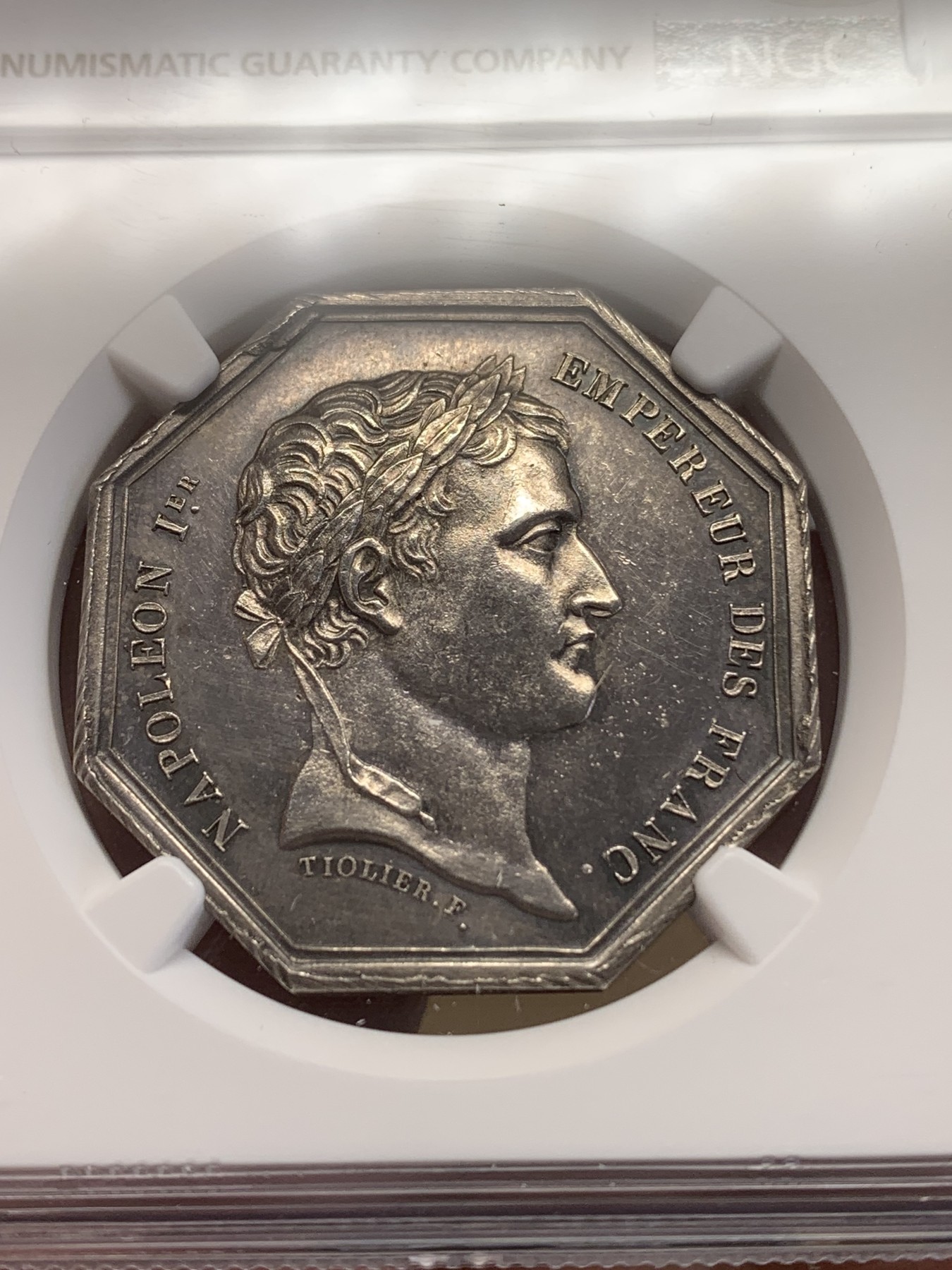 《竞宝斋》第193场-周日，周一 2场 (全场包邮) NGC UNC 拿破仑桂冠头像塞纳公证人八角银质代币 手指铭 1845-1860