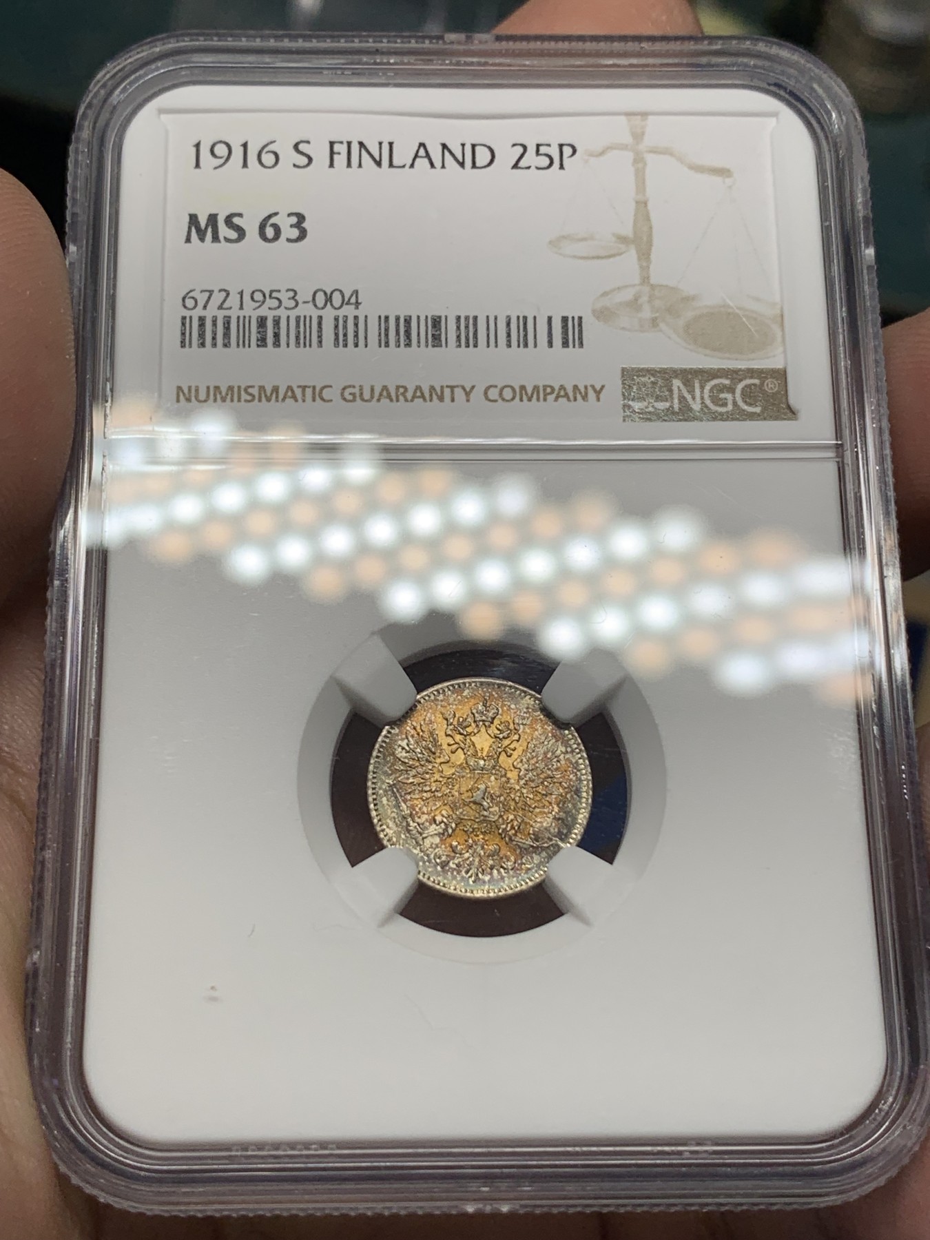 《竞宝斋》第193场-周日，周一 2场 (全场包邮) NGC MS63、MS64 俄占芬兰1916年25、50盆尼小银币一对，25盆尼是金色彩包浆，50芬尼略带淡金包浆，都非常漂亮
