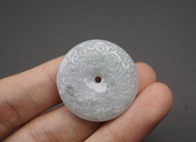 玉石翡翠玛瑙｜拍卖专场 翡翠 雕花平安扣挂件