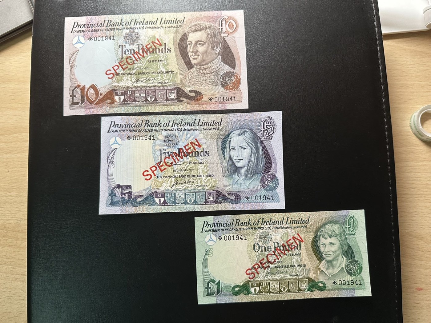 八月最后一场，第十五期大拍 （S3）北爱尔兰1977年样票一组3张，均为1941千位小号！官方纪念