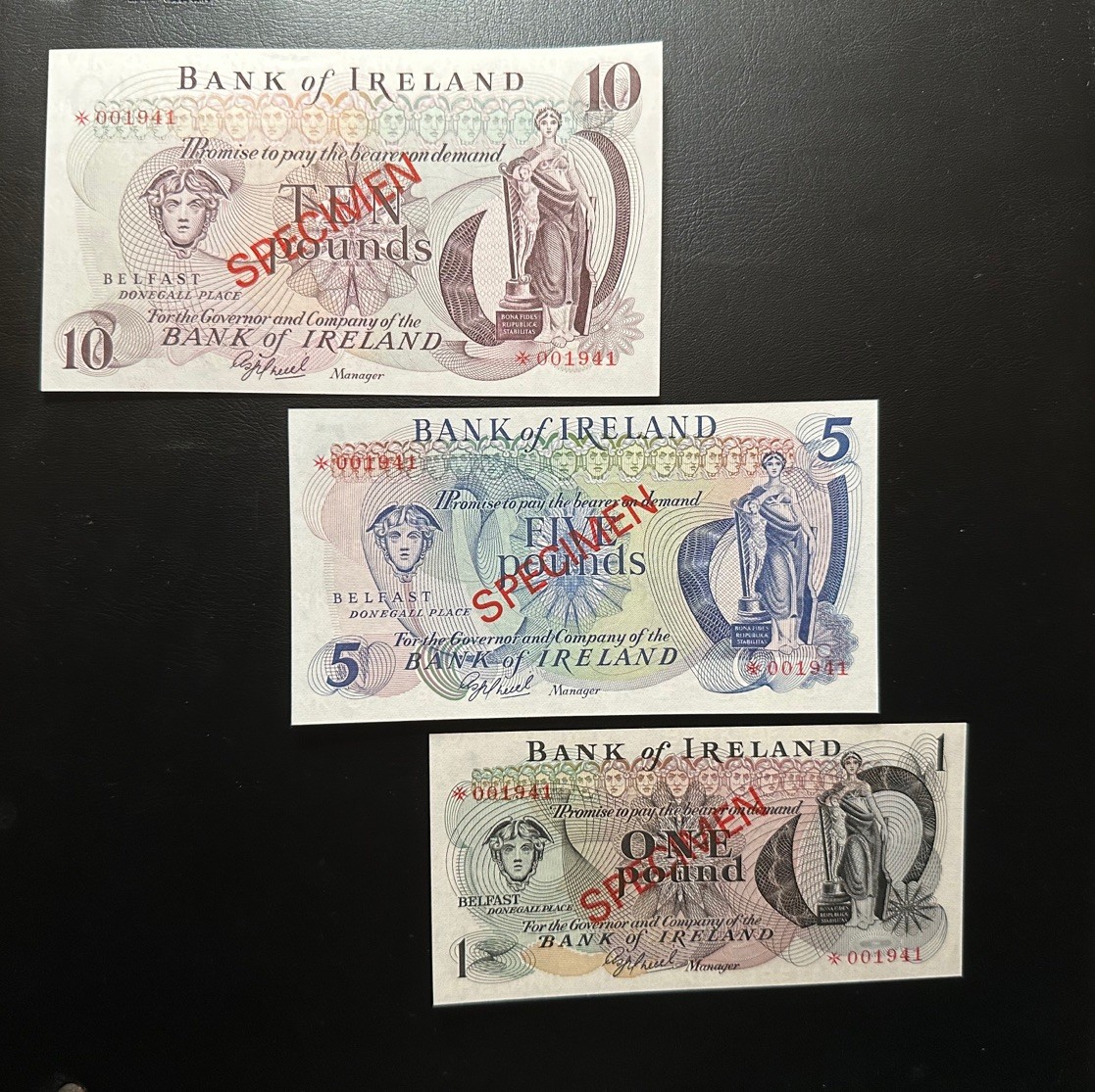 八月最后一场，第十五期大拍 （S3）北爱尔兰🇮🇪1978年官方纪念样票，一组三张均为1941千位小号，与上一拍同号！