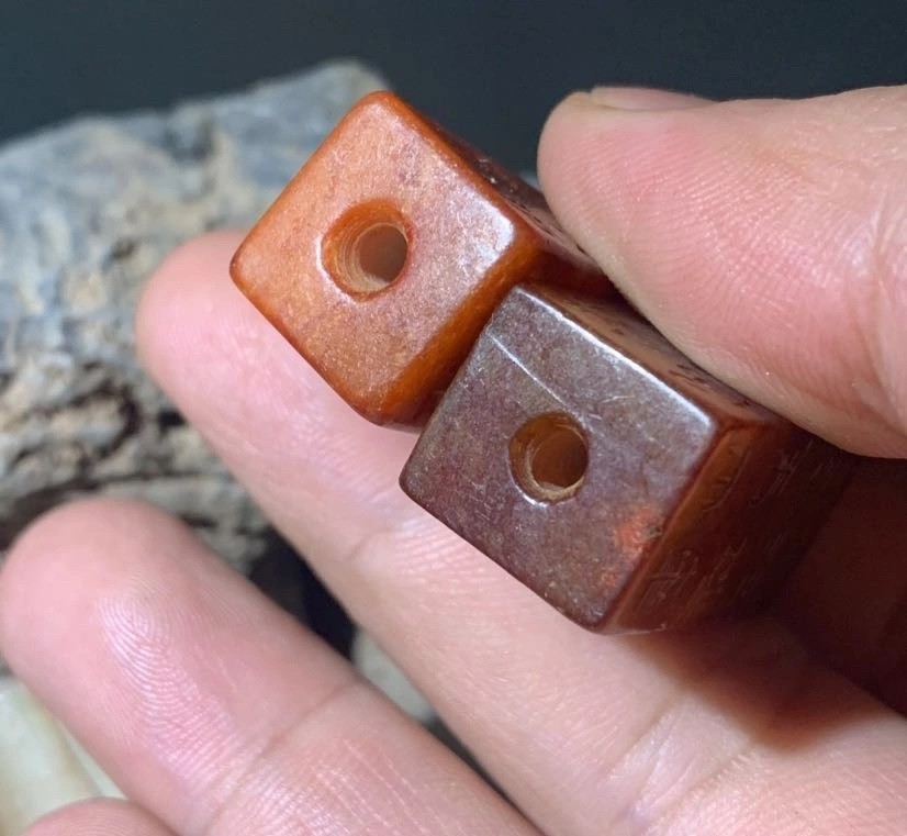 玉石·钱币·杂件｜精选拍卖专场 旧藏和田玉冈卯一对