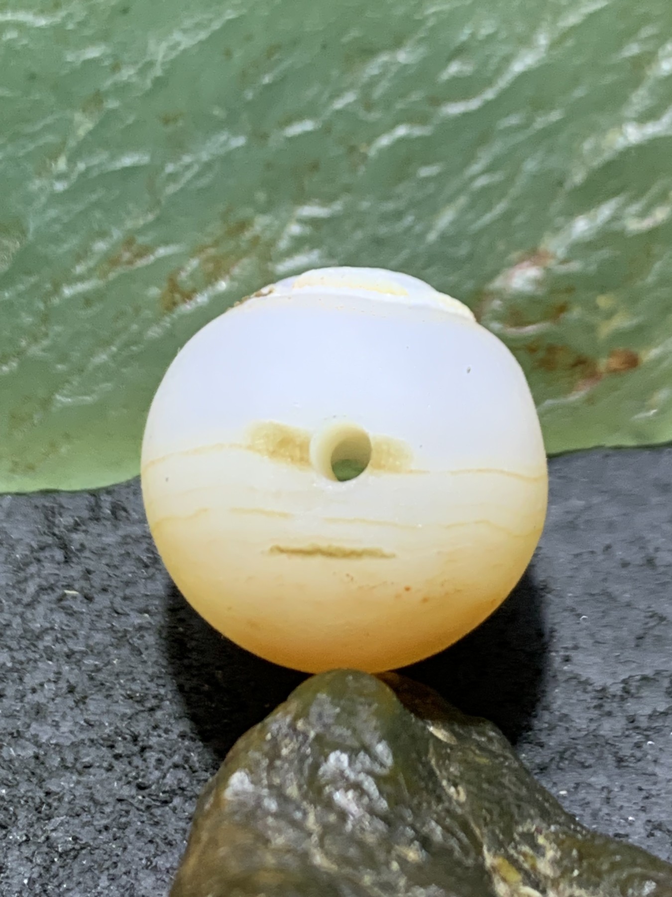 精美亚光高玉化海洋玉髓手工俏色巧雕富贵有余桶珠一个！