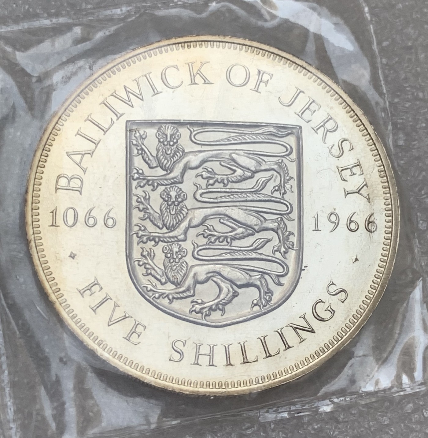 瓶子🏺第107期拍卖会  英属泽西岛1966年发行5先令克朗精制纪念币  原封