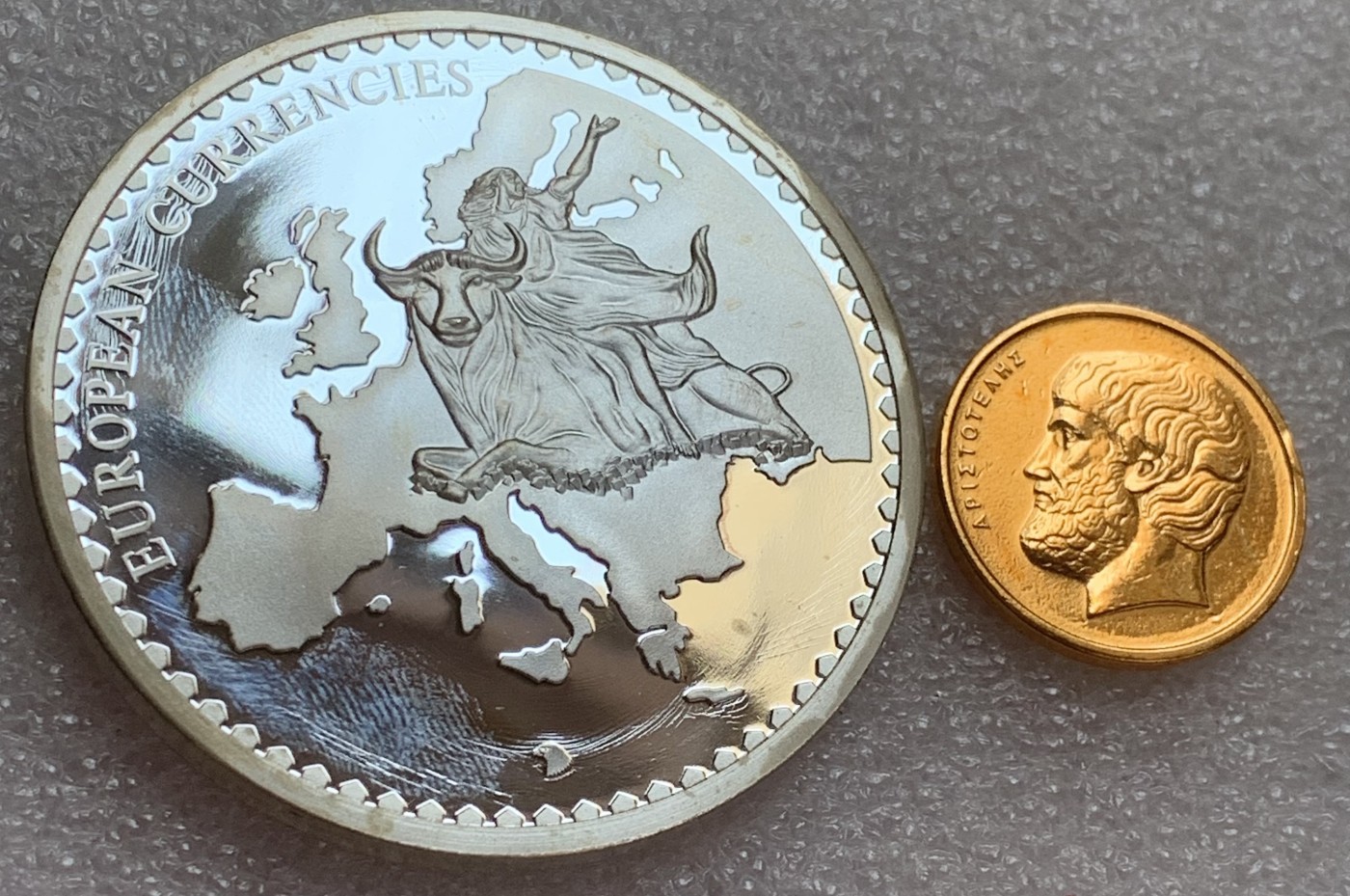 瓶子🏺第107期拍卖会  币中币欧盟骑牛的欧罗巴女神内嵌希腊5欧分铜币超大纪念章  50毫米58.74克