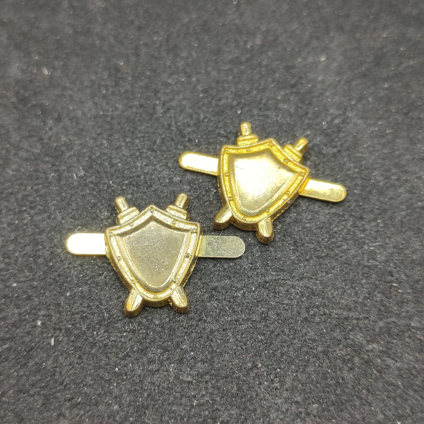 全场0元起拍 第87期 咸鱼国勋章拍卖专场 9月3日（周日）下午6：00开始 苏联/哈萨克早期检察官 领章