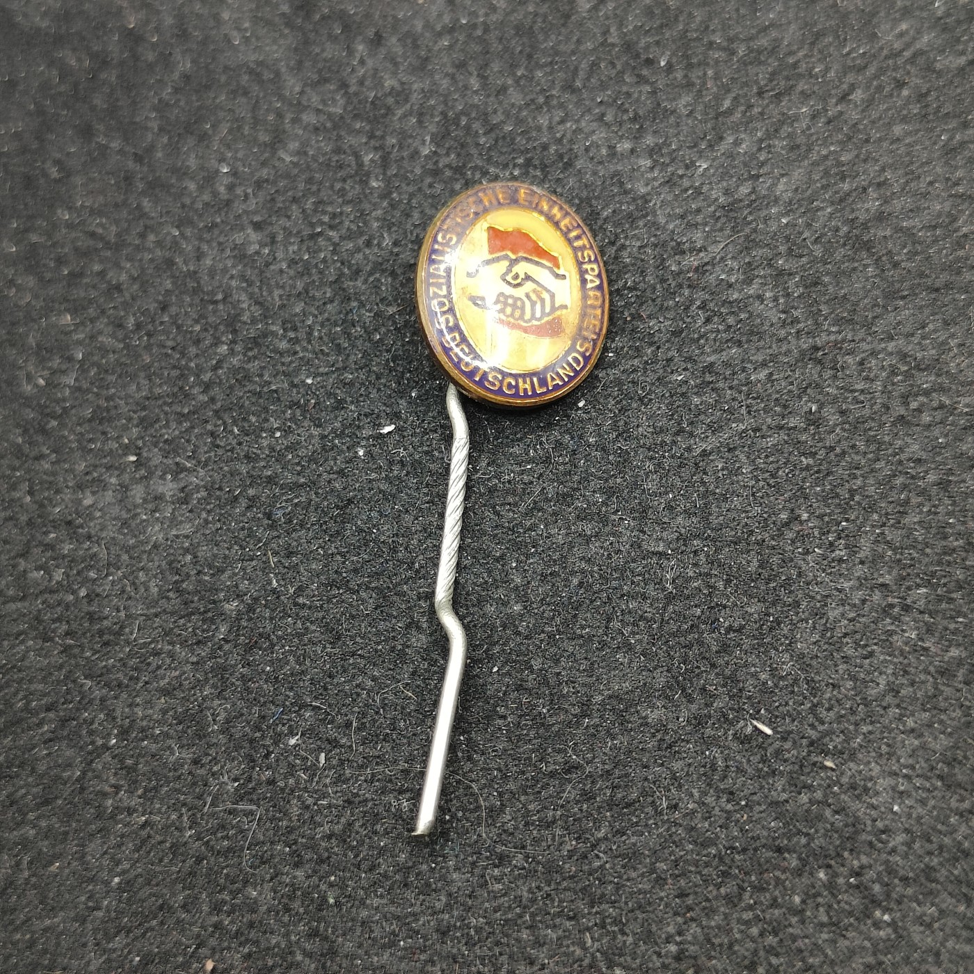 全场0元起拍 第87期 咸鱼国勋章拍卖专场 9月3日（周日）下午6：00开始 东德社会统一党党徽