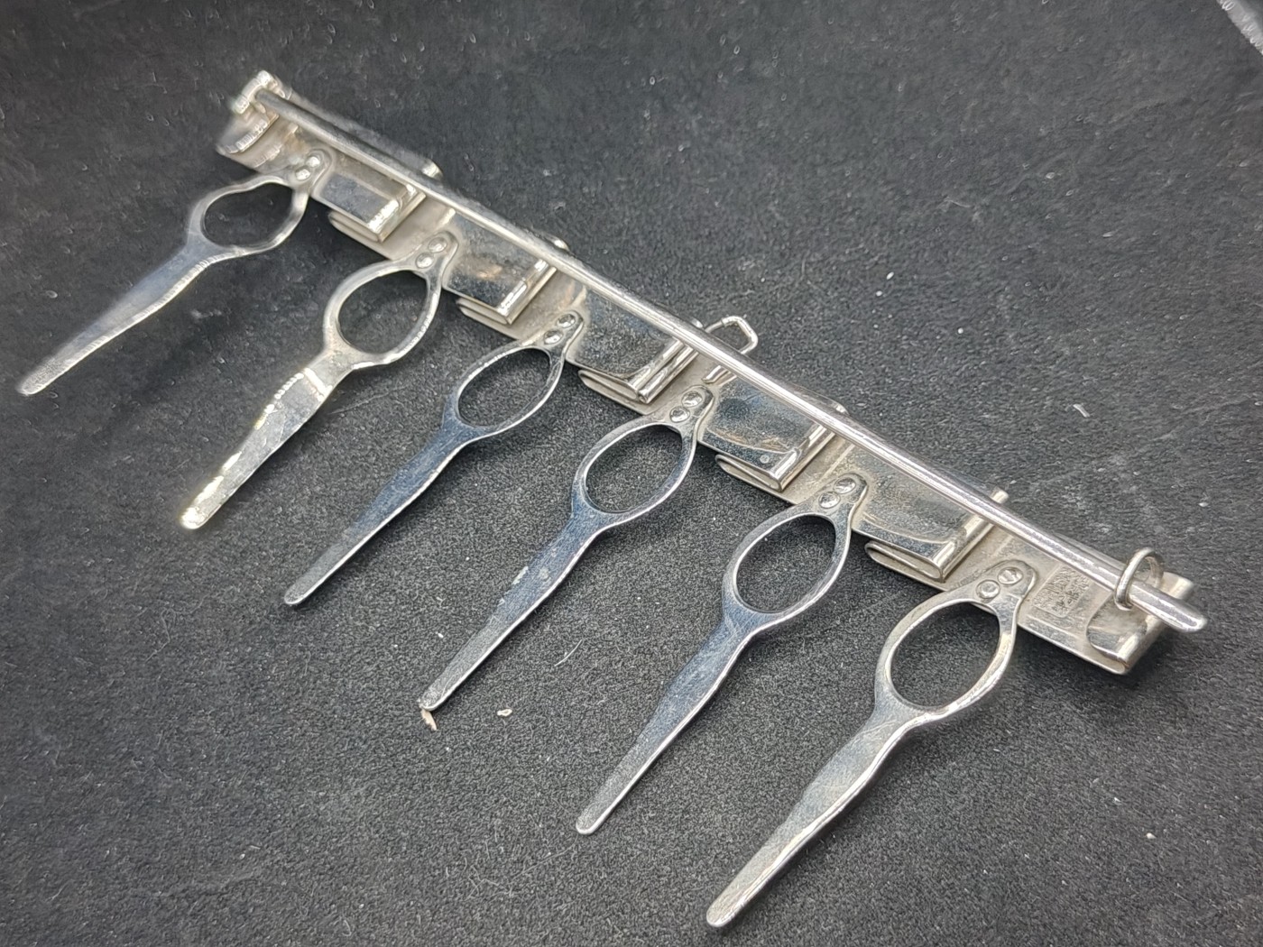 全场0元起拍 第87期 咸鱼国勋章拍卖专场 9月3日（周日）下午6：00开始 日本钢制六连挂，带标