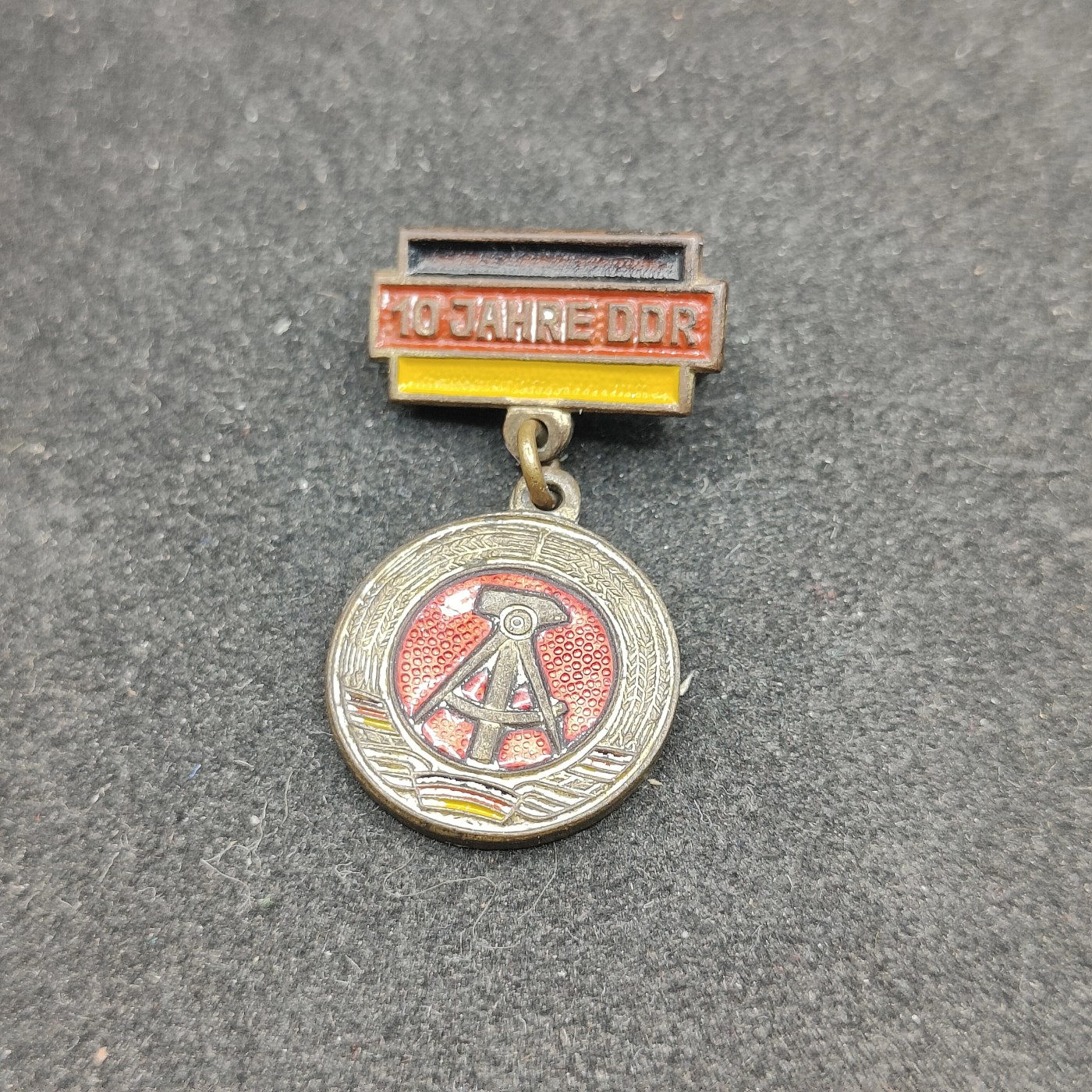 全场0元起拍 第87期 咸鱼国勋章拍卖专场 9月3日（周日）下午6：00开始 稀少 东德建国10周年纪念章 珐琅