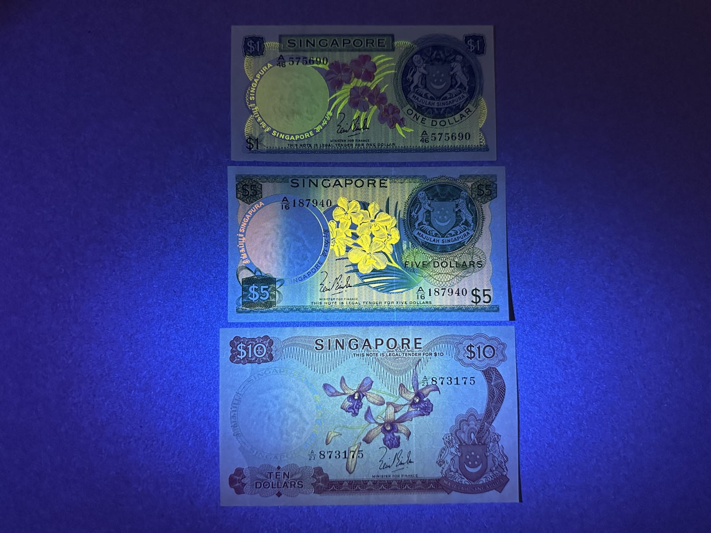 《张总收藏》117期-外币超高货合集 冠军分&名誉品 新加坡1、5、10元3张 AU 中折 原票 无黄无斑 经典花版