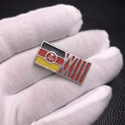 勋爵秋韵徽章专场第三四 - 东德成立 23年小证章 铝制  3.2×1.5cm