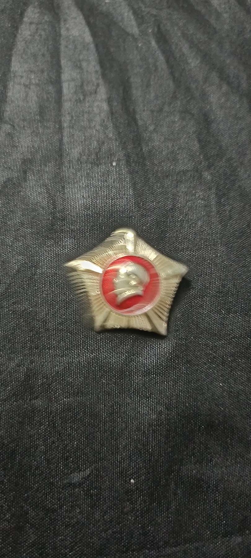 全场0起0押金！ 红色书章专场！ 国际友人版毛主席英文像章