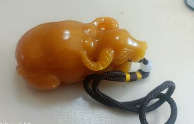 手串，小玉件杂项 - 寿山石黄牛手把件