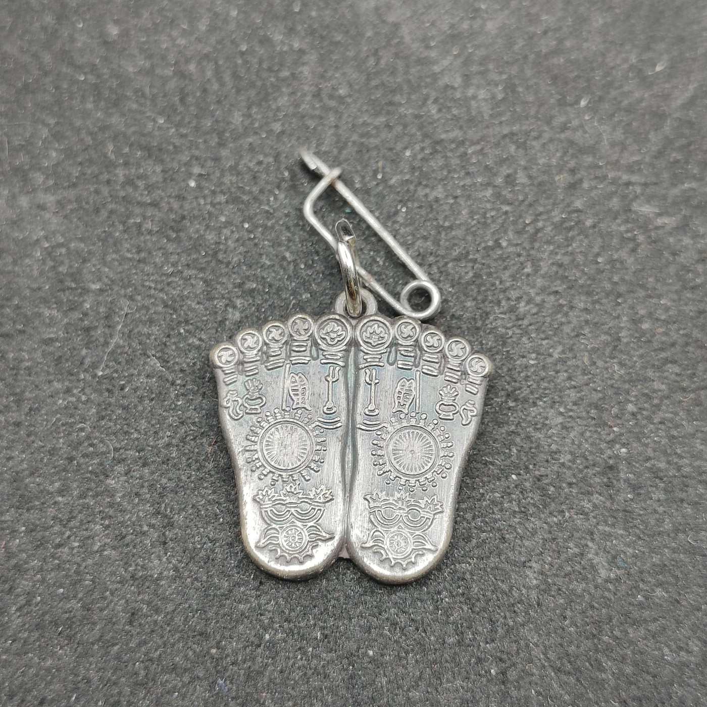 全场0元起拍 第88期 咸鱼国勋章拍卖专场 9月6日（周三）下午6：00开始 日本足腰御守