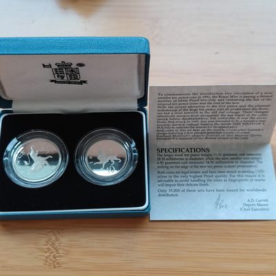 道一币馆币章第十一场 - 原盒证 英国1992年精制10便士银币普通版+加厚版两枚套装