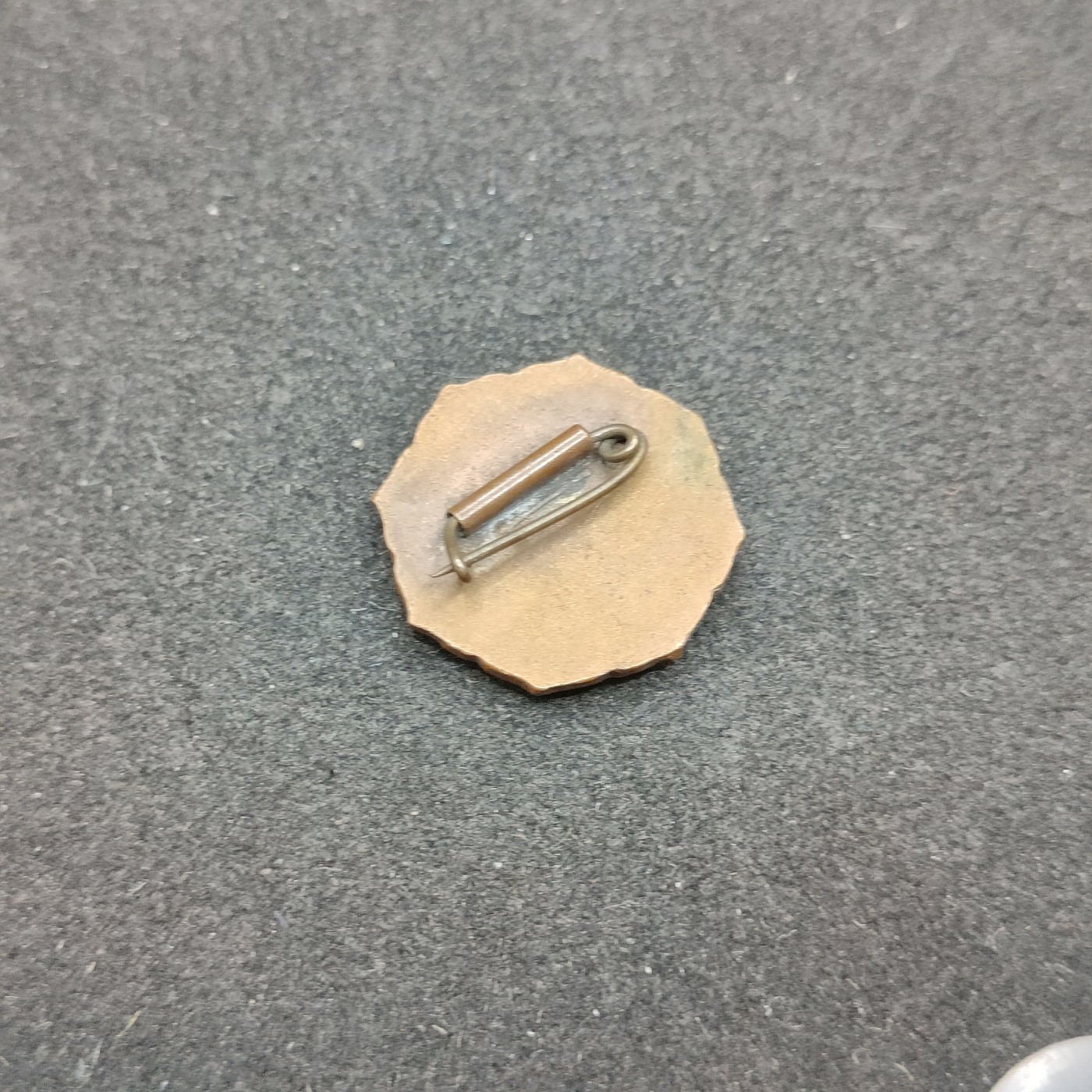 全场0元起拍 第88期 咸鱼国勋章拍卖专场 9月6日（周三）下午6：00开始 日本战时甲字珐琅章