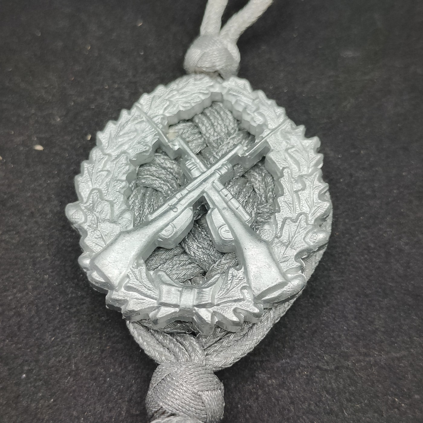 全场0元起拍 第88期 咸鱼国勋章拍卖专场 9月6日（周三）下午6：00开始 东德士官兵饰绪