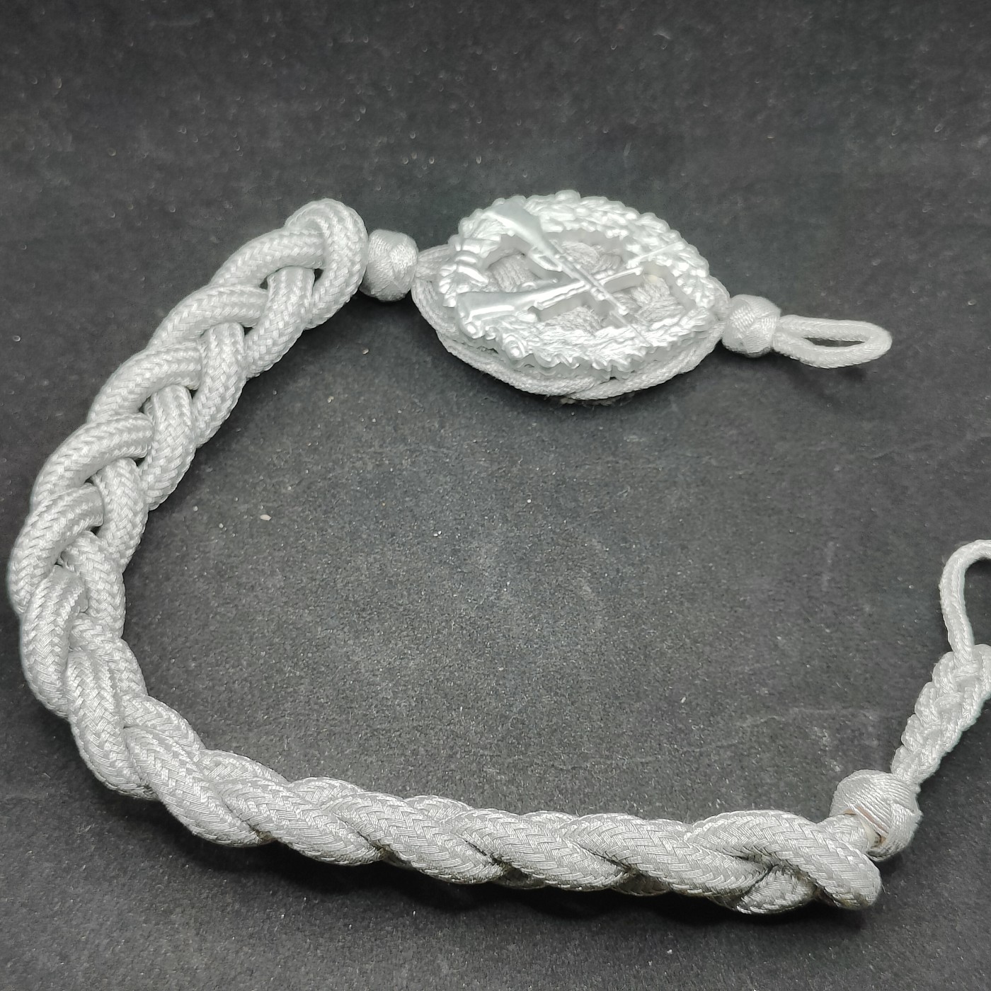 全场0元起拍 第88期 咸鱼国勋章拍卖专场 9月6日（周三）下午6：00开始 东德士官兵饰绪