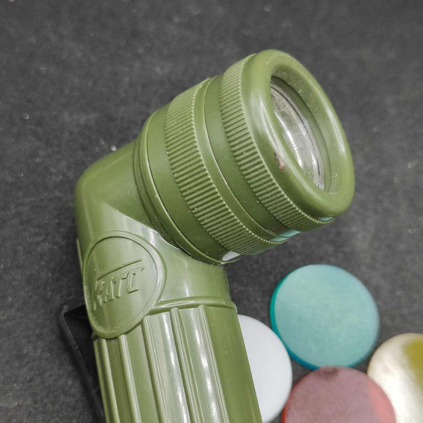 全场0元起拍 第88期 咸鱼国勋章拍卖专场 9月6日（周三）下午6：00开始 韩国军用手电 带色片 装五号电池可正常使用