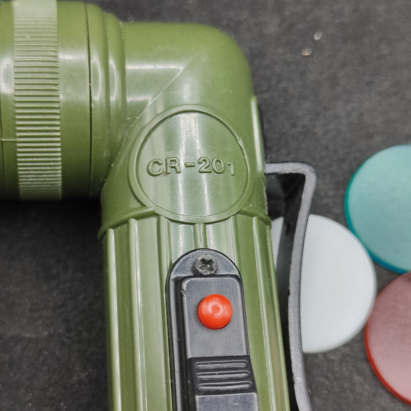 全场0元起拍 第88期 咸鱼国勋章拍卖专场 9月6日（周三）下午6：00开始 韩国军用手电 带色片 装五号电池可正常使用