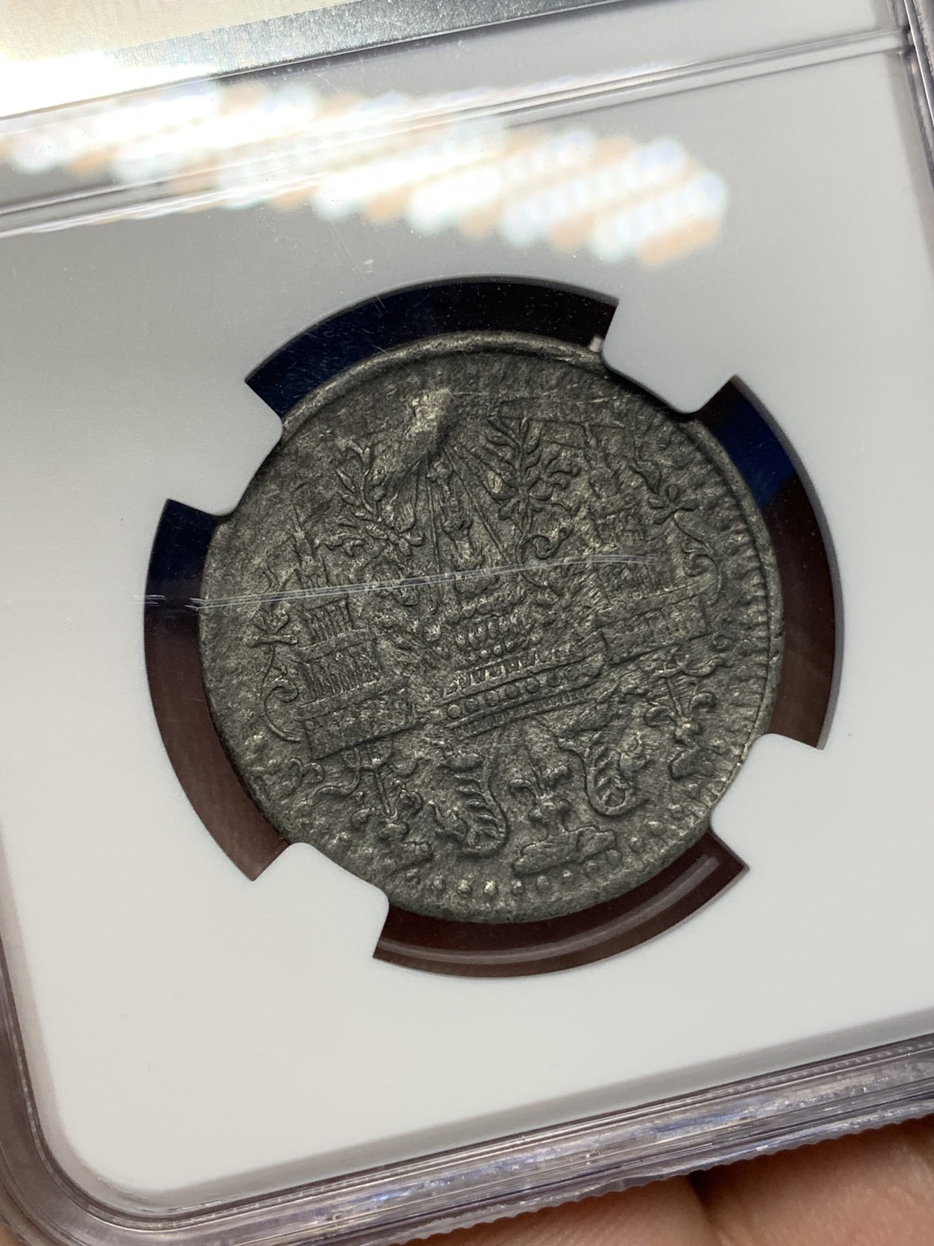 《竞宝斋》第194场-周日，周一 2场 (全场包邮) NGC AU55 泰国 1862 大象1/8片方锡币，很难有分的品种，九成有氧化腐蚀，难得稀有