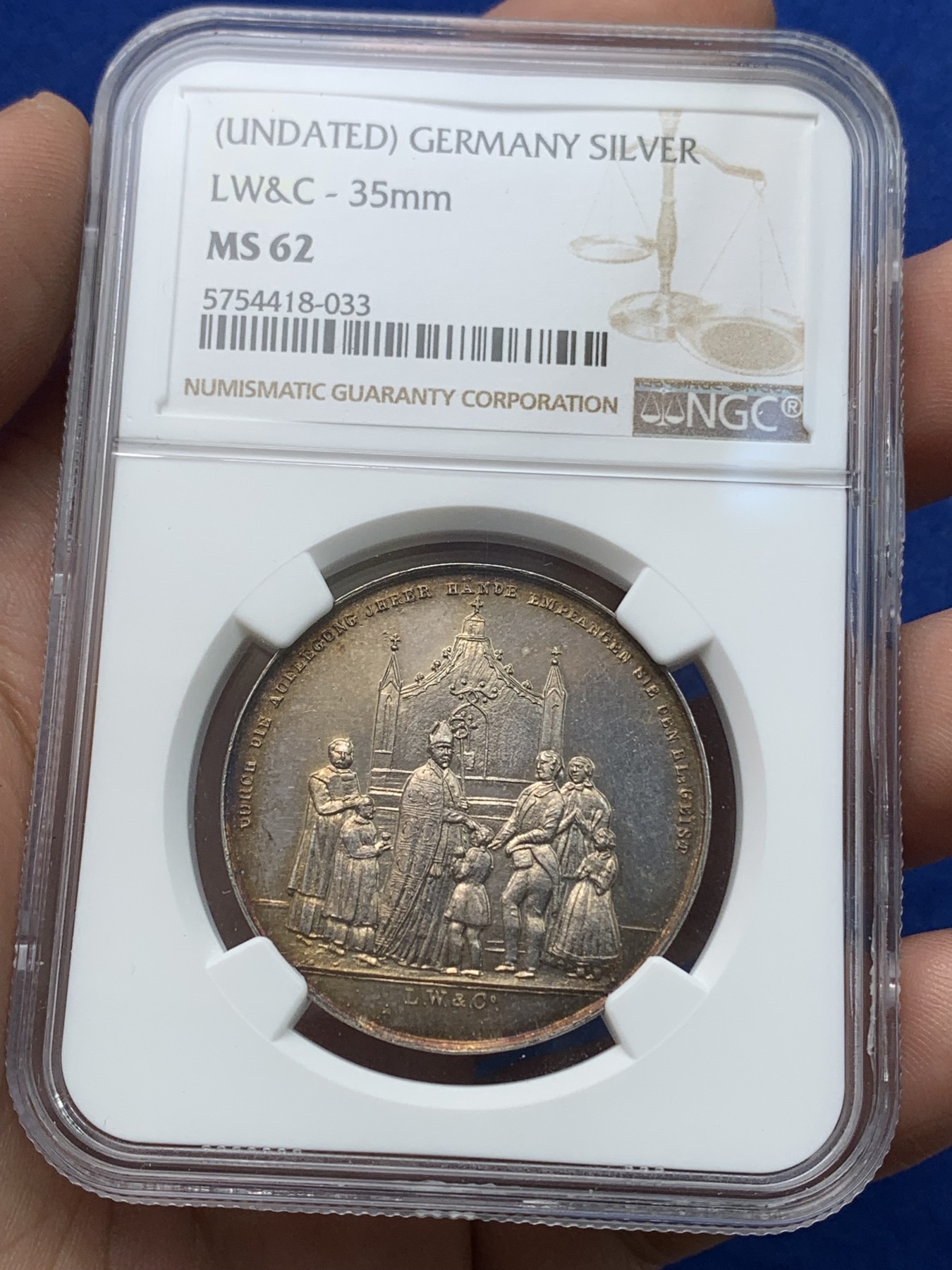《竞宝斋》第194场-周日，周一 2场 (全场包邮) NGC-MS62 德国 19世纪 宗教银章 镜面底板 金色包浆 很漂亮