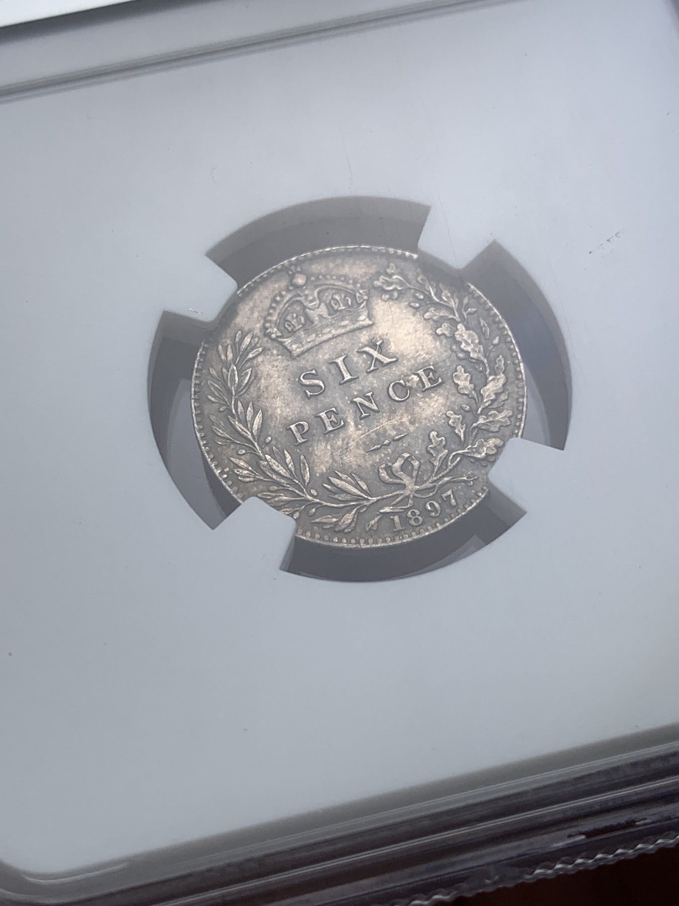 《竞宝斋》第194场-周日，周一 2场 (全场包邮) NGC-MS62 英国1897维多利亚披纱版6便士银币一枚 低评 好味道包浆