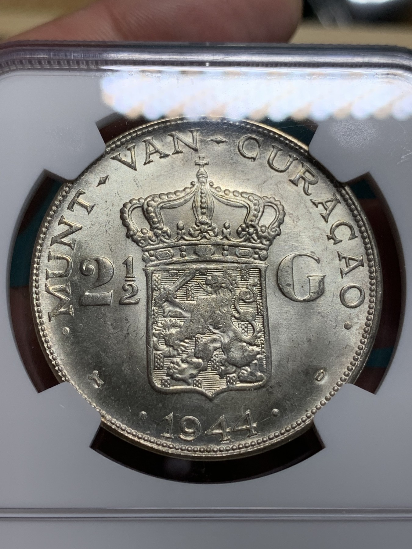 《竞宝斋》第194场-周日，周一 2场 (全场包邮) NGC UNC 荷属库拉索1944年威廉明娜2.5G大银币