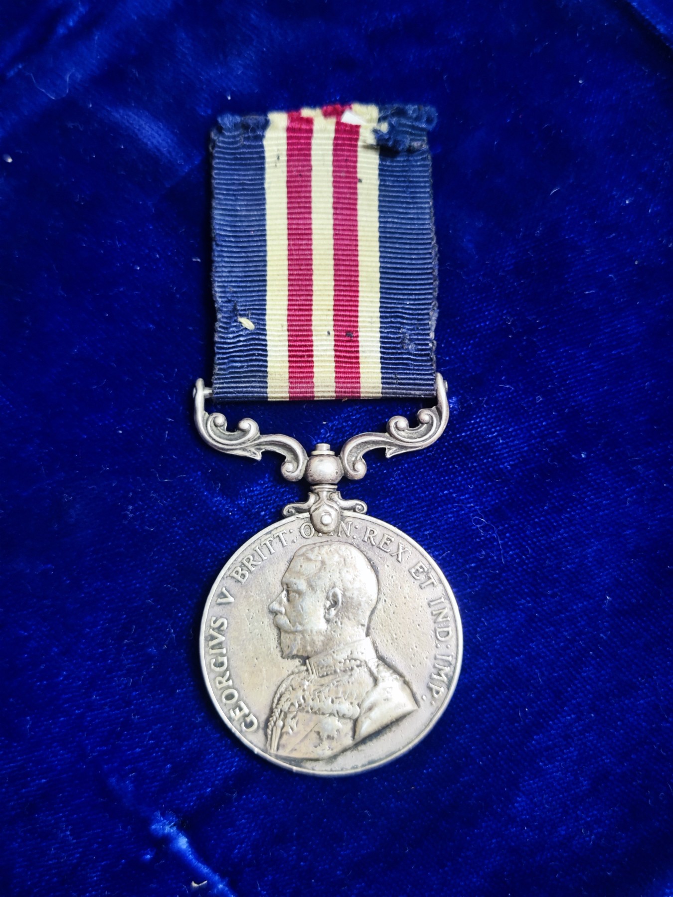 世界精品徽章拍卖~精品专场 银制一战英国军事勋章（Military Medal），注意这个是勋章，不是奖章，是奖励一战中有战功的英军官兵，品相如图，带获得者边铭。