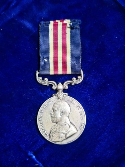 世界精品徽章拍卖~精品专场 - 银制一战英国军事勋章（Military Medal），注意这个是勋章，不是奖章，是奖励一战中有战功的英军官兵，品相如图，带获得者边铭。