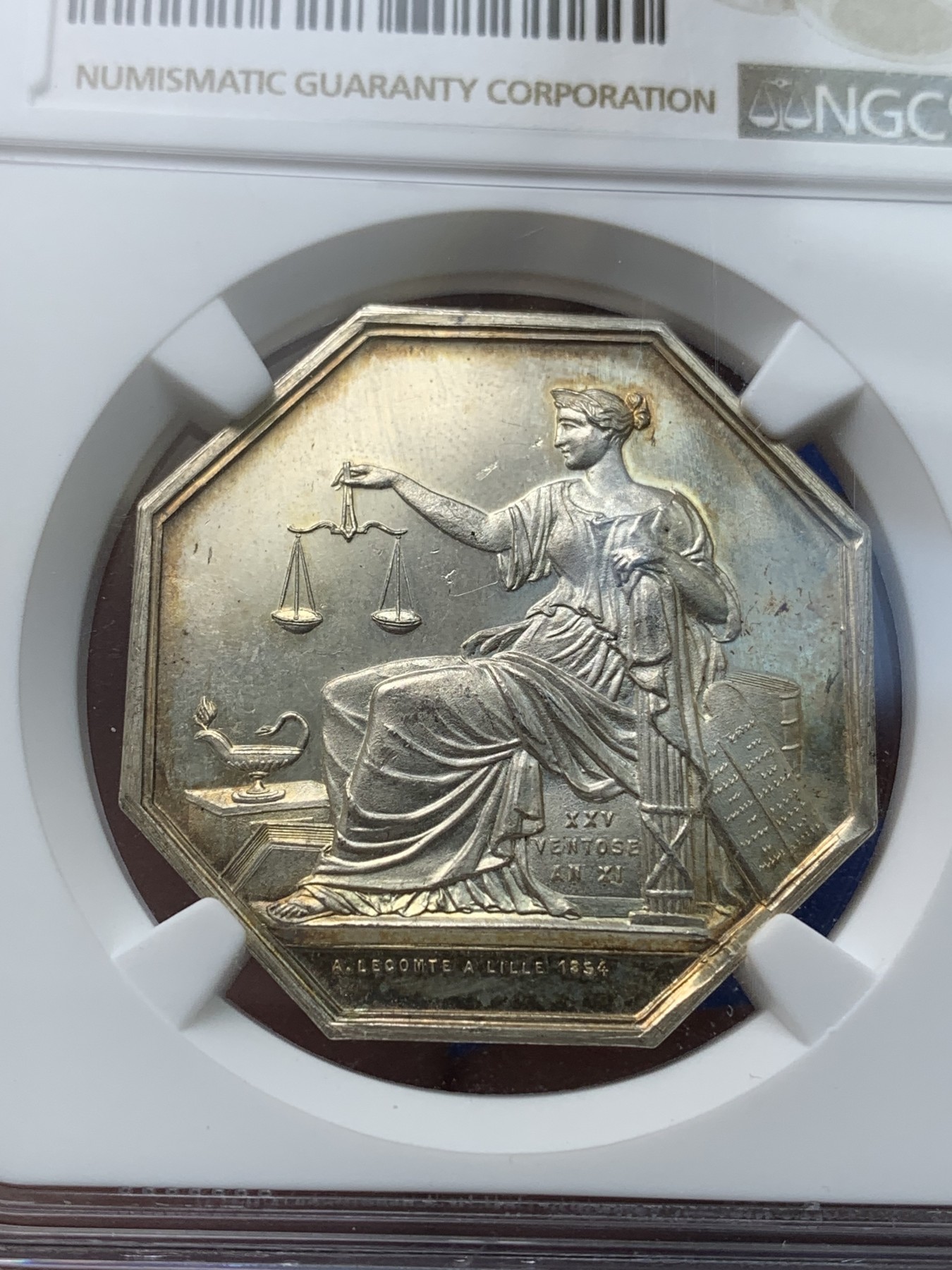 《竞宝斋》第194场-周日，周一 2场 (全场包邮) NGC-MS63 1854年法国司法公平八角银质代币 高浮雕，淡金色包浆