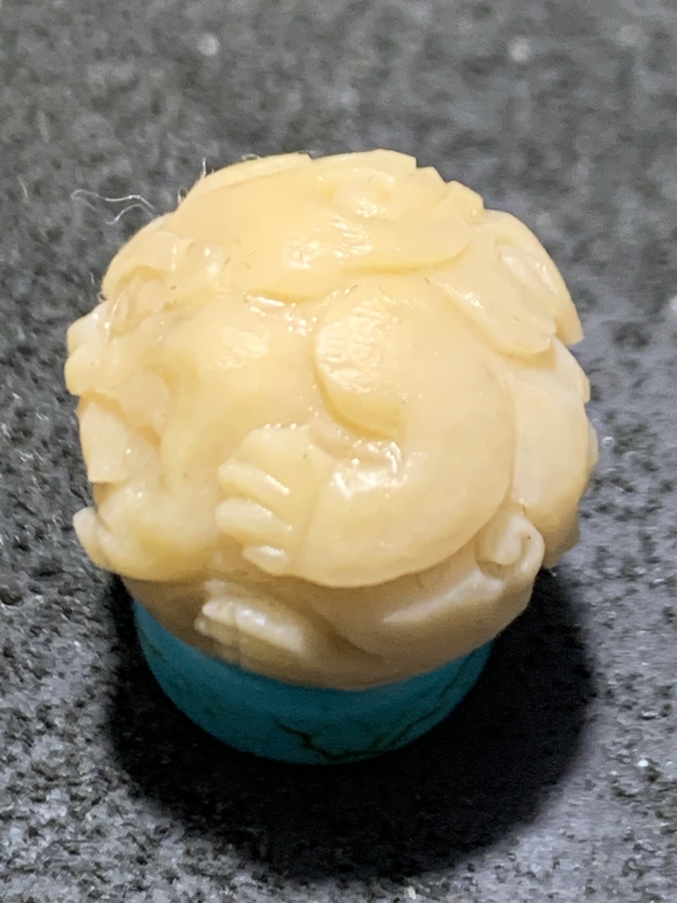 精美高玉化戈壁彩玉手工满工雕刻瑞兽珠一个！