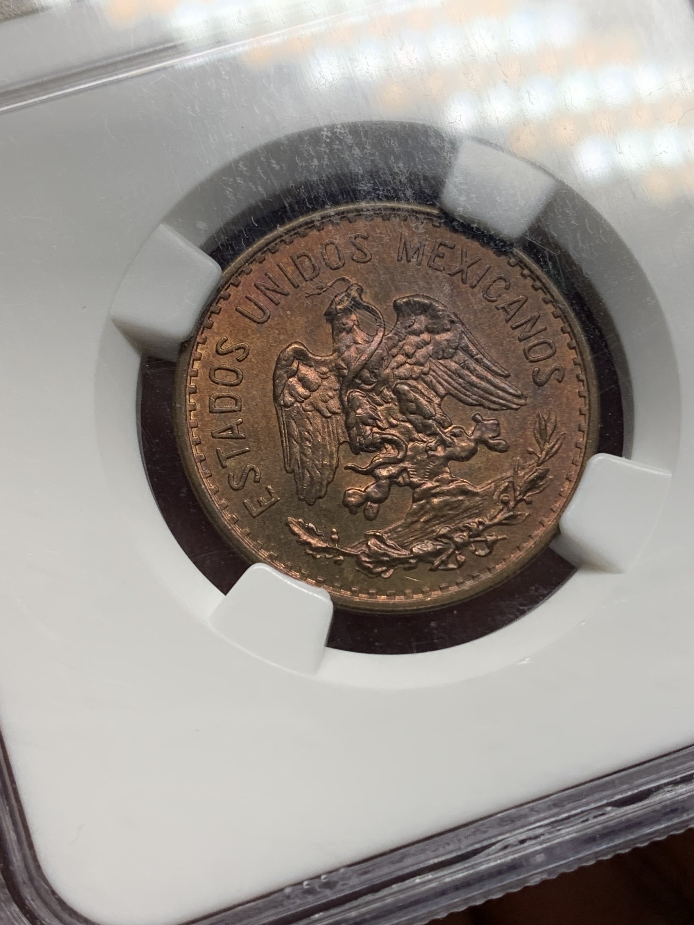 《竞宝斋》第194场-周日，周一 2场 (全场包邮) NGC-MS66RB 冠军分 墨西哥1939年2分鹰蛇铜元，鹰洋系列后期辅币，66收藏级高分。铜光靓丽，冠军品质