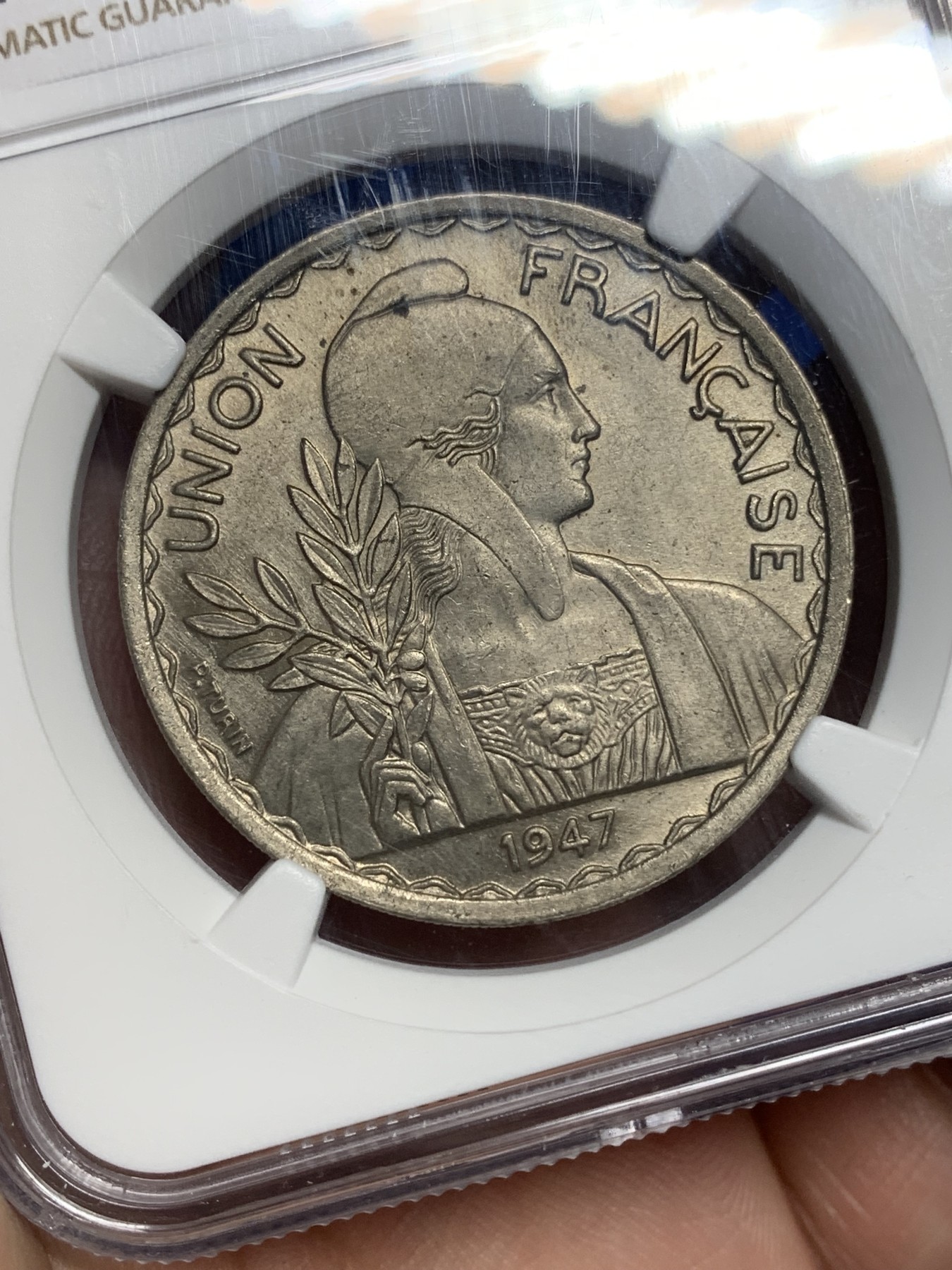 《竞宝斋》第194场-周日，周一 2场 (全场包邮) NGC-MS63 法属印支1947年坐洋1皮阿斯特镍币，安全边