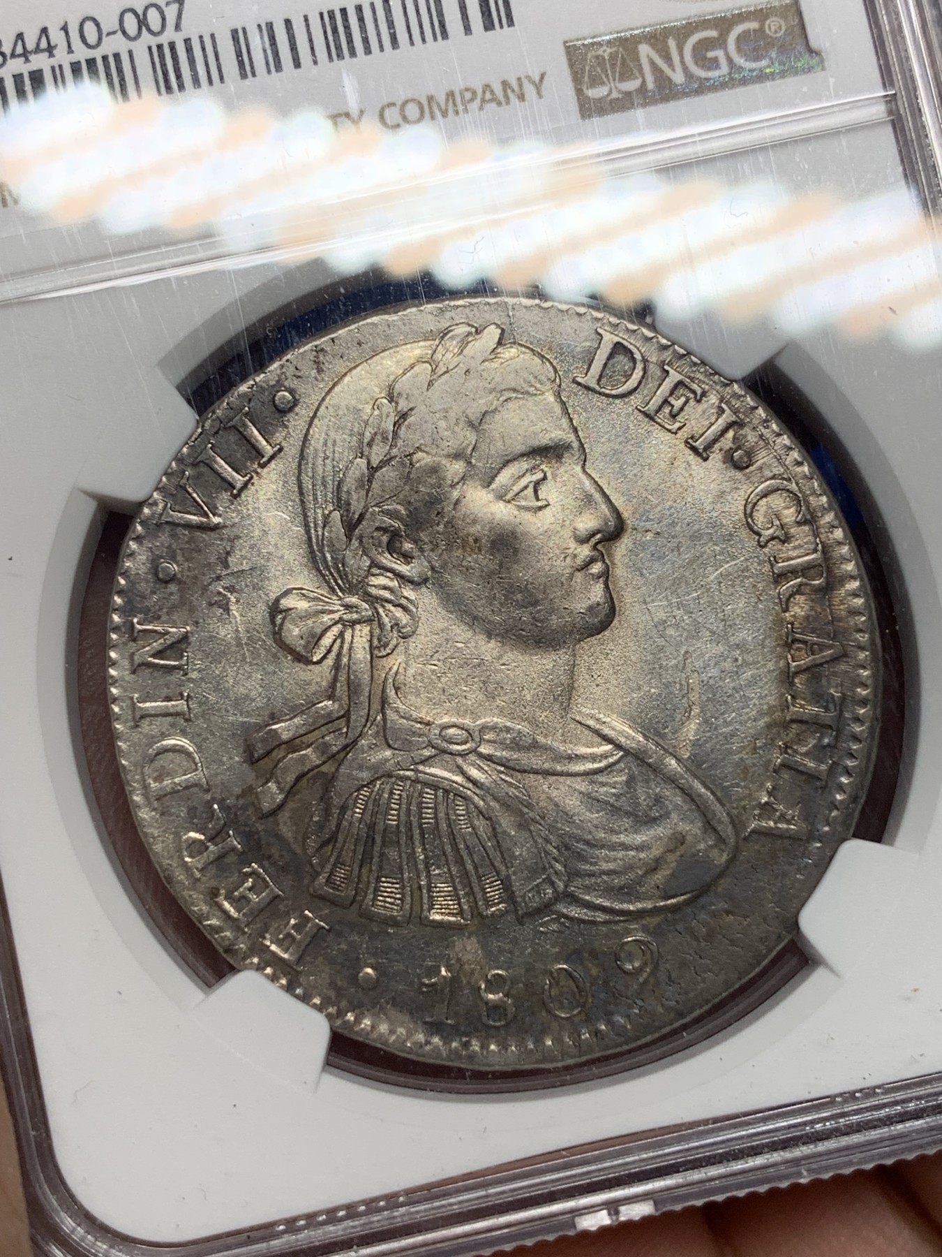 《竞宝斋》第194场-周日，周一 2场 (全场包邮) NGC MS61 墨西哥1809年费七戎装版8R双柱大银币