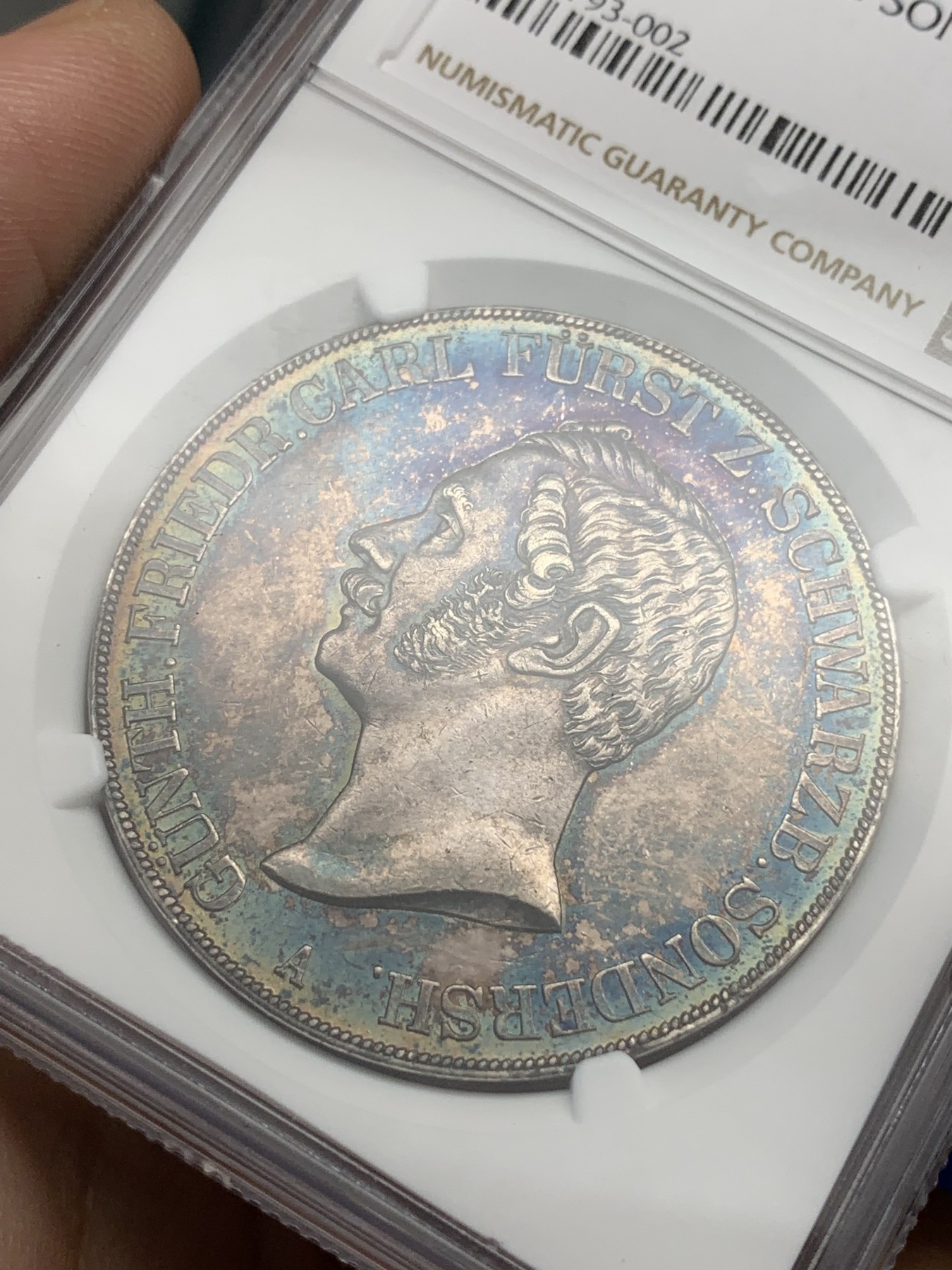 《竞宝斋》第194场-周日，周一 2场 (全场包邮) NGC AU58 德国 施瓦茨堡1854年 弗里德里希·卡尔二世 2泰勒大银币 37克的规格 蓝紫色环彩 光彩夺目
