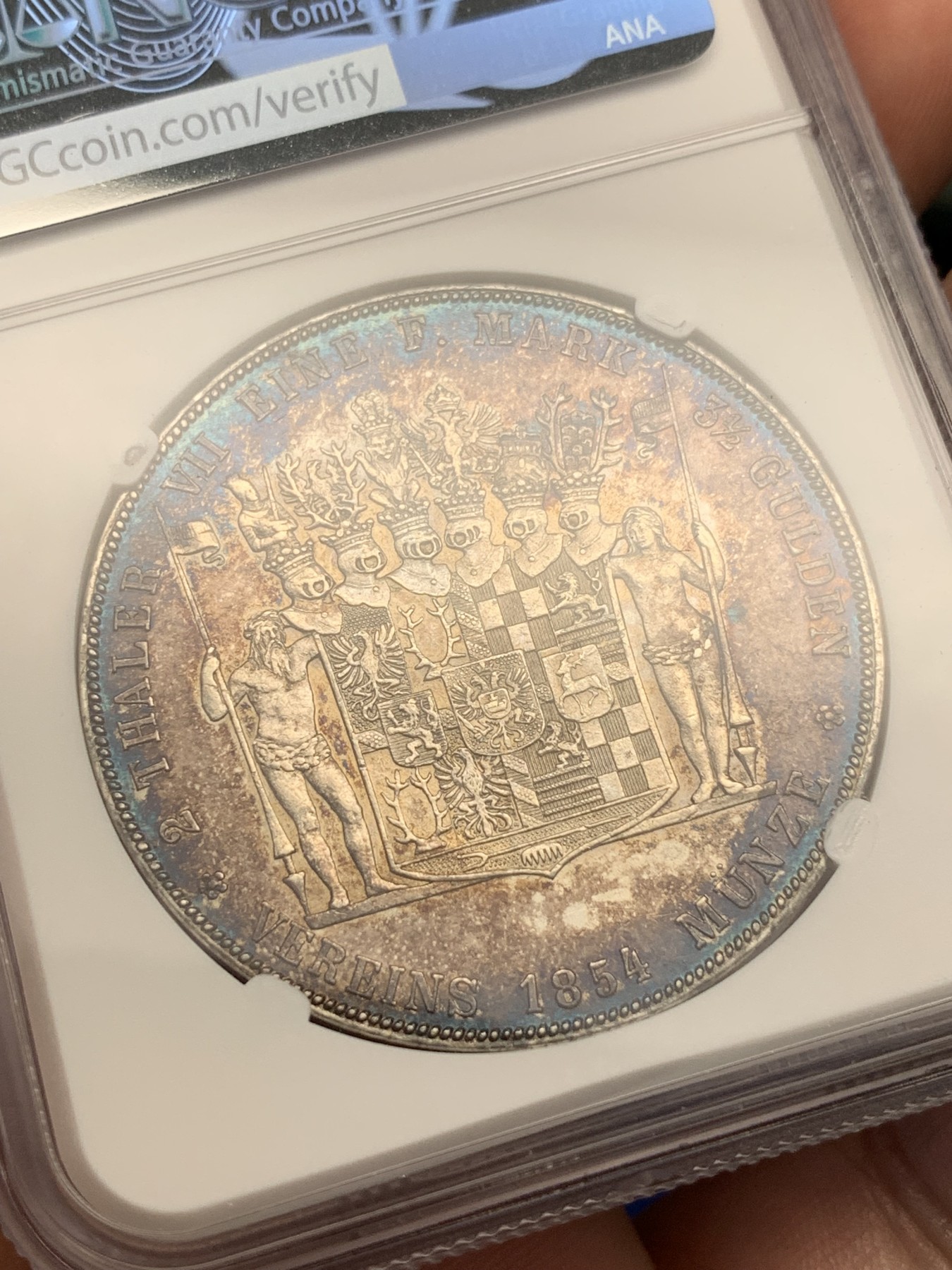 《竞宝斋》第194场-周日，周一 2场 (全场包邮) NGC AU58 德国 施瓦茨堡1854年 弗里德里希·卡尔二世 2泰勒大银币 37克的规格 蓝紫色环彩 光彩夺目