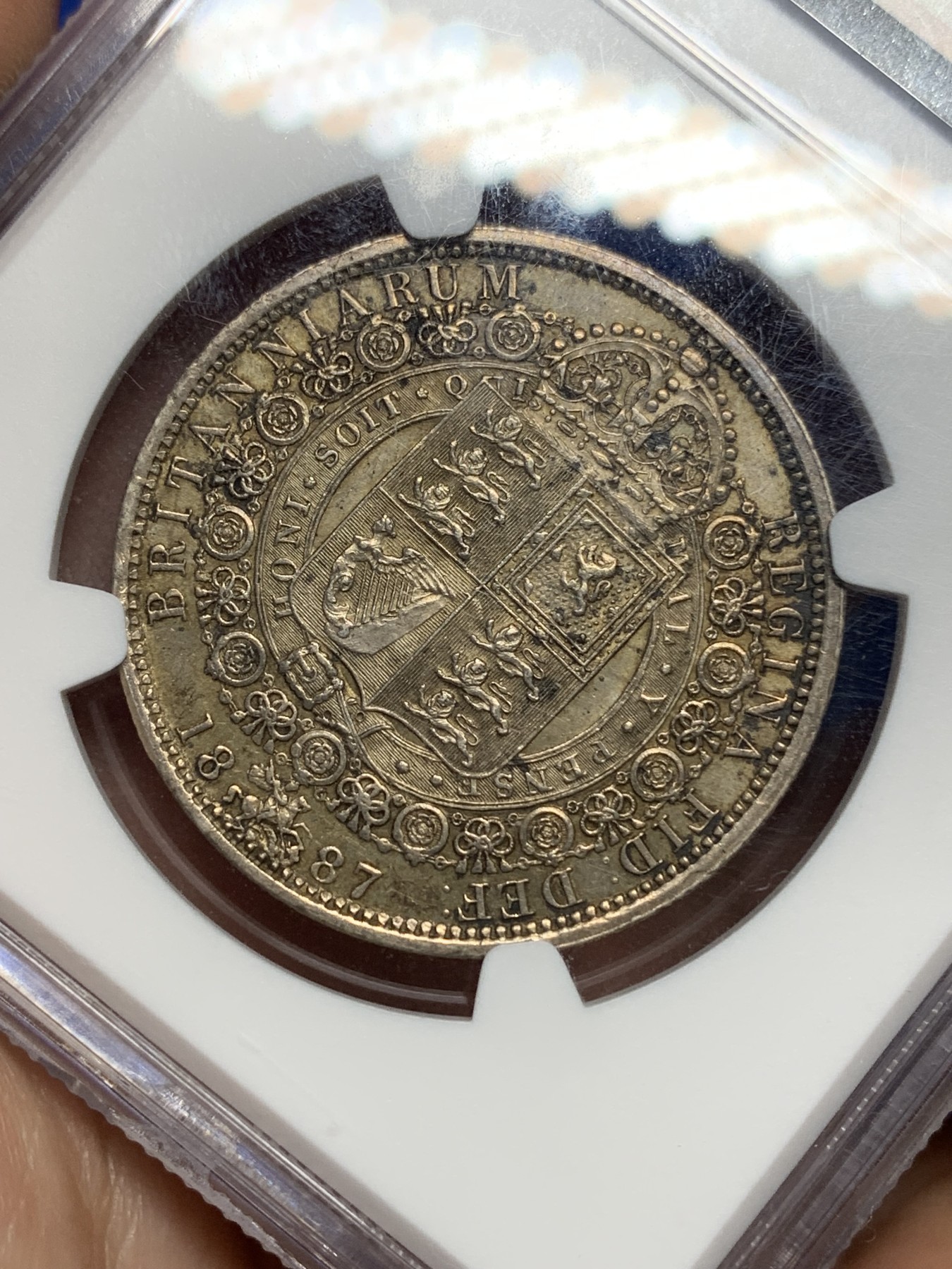 《竞宝斋》第194场-周日，周一 2场 (全场包邮) NGC-MS63 英国1887维多利亚 高冠半克朗银币 双面重彩 漂亮