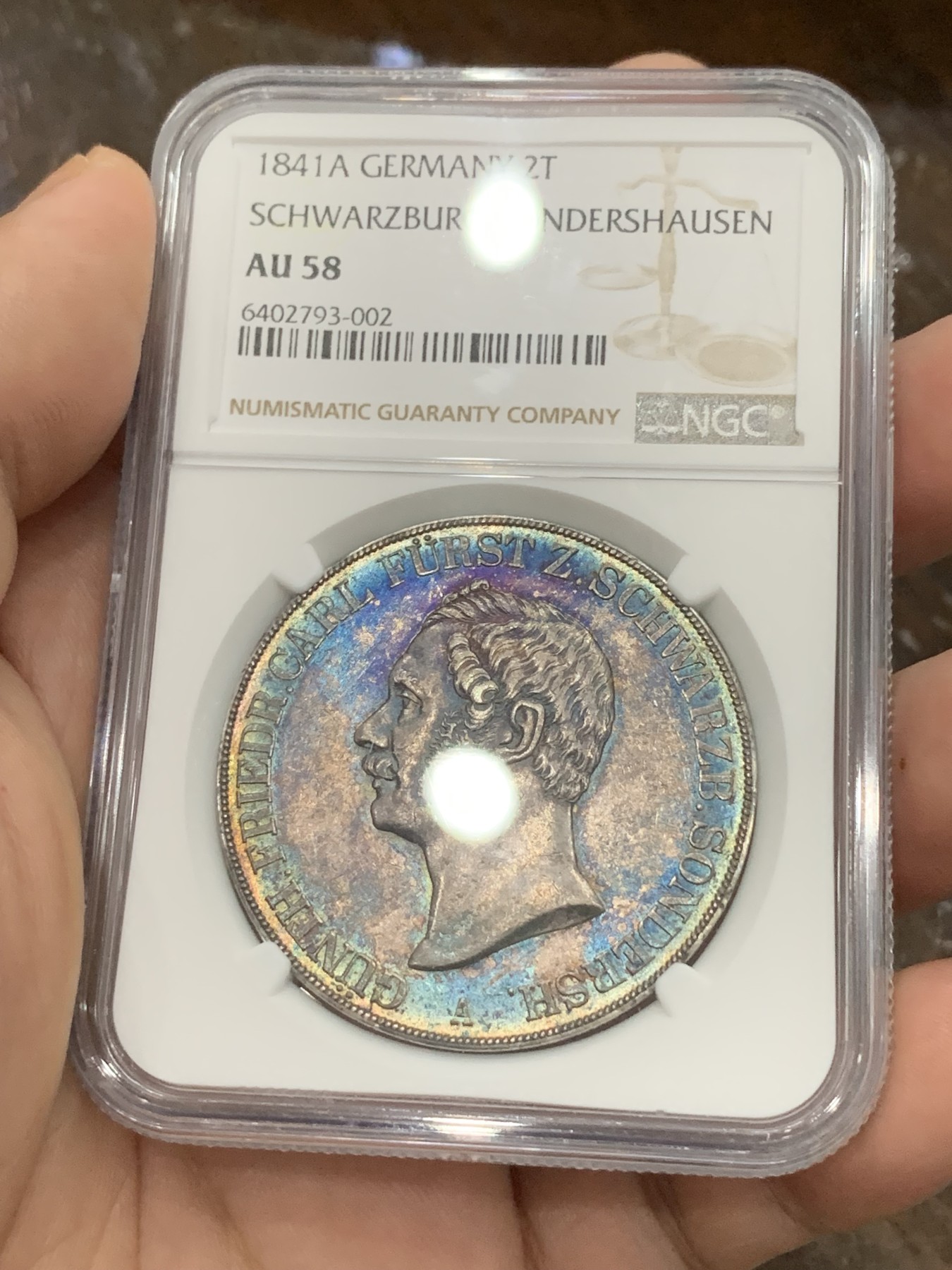 《竞宝斋》第194场-周日，周一 2场 (全场包邮) NGC AU58 德国 施瓦茨堡1854年 弗里德里希·卡尔二世 2泰勒大银币 37克的规格 蓝紫色环彩 光彩夺目