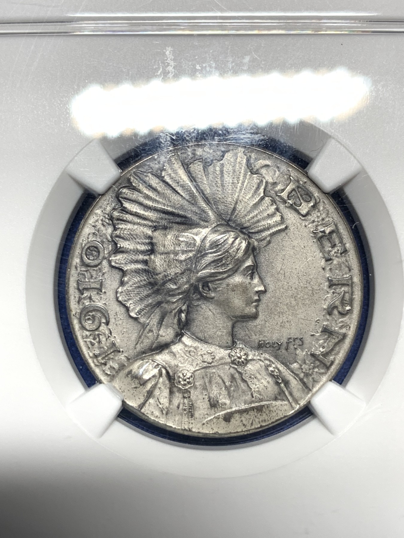 《竞宝斋》第194场-周日，周一 2场 (全场包邮) NGC MS64  1910年瑞士伯尔尼射击节银章 市场流通量小于500枚 设计精美细腻 塔楼上的钟表也跃然章上