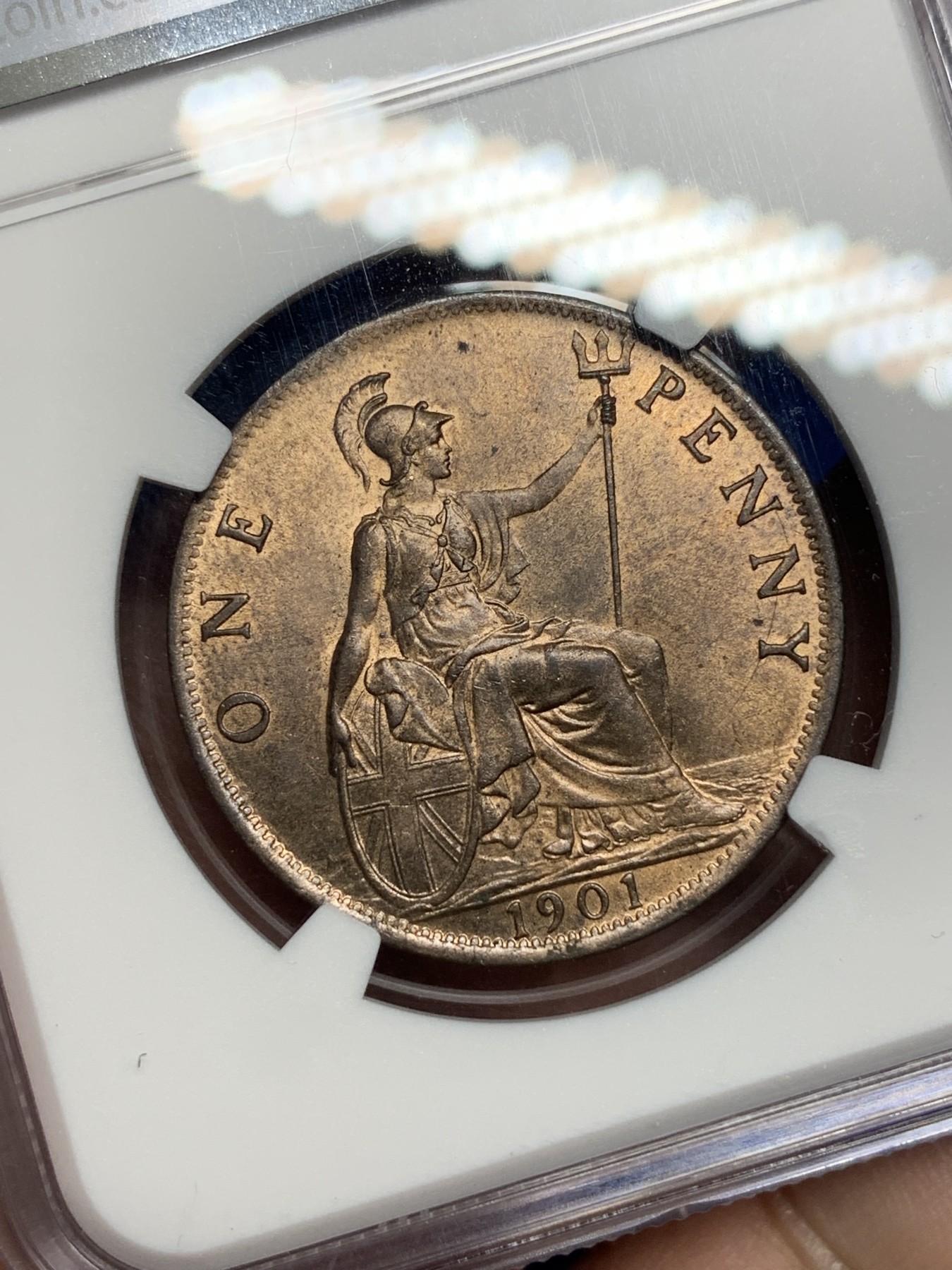 《竞宝斋》第194场-周日，周一 2场 (全场包邮) NGC-MS64 高分 英国1901年1便士大铜币 漂亮红棕色包浆