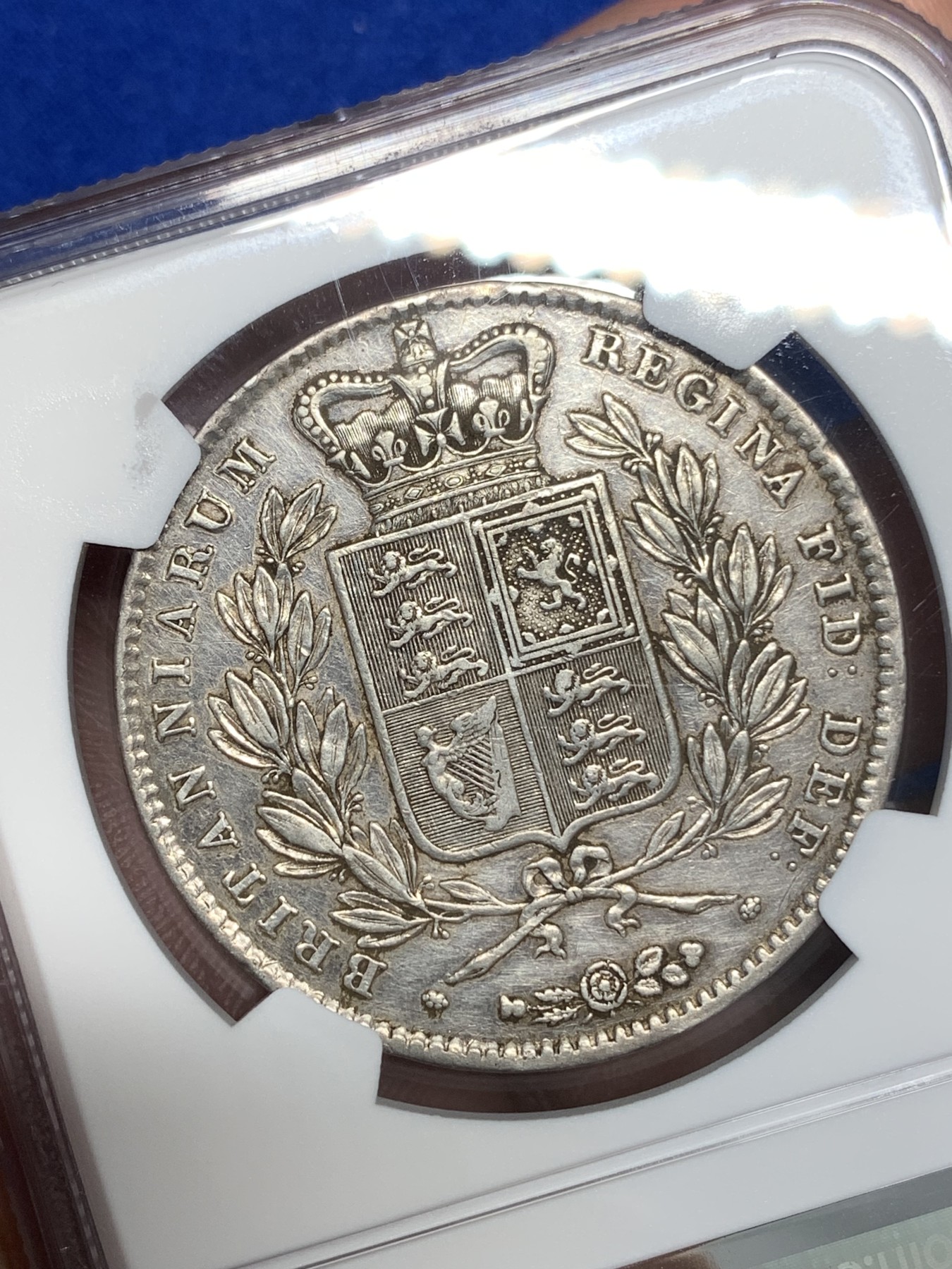 《竞宝斋》第195场-周日，周一 2场 (全场包邮) NGC-XFD 英国 1844年 青年版维多利亚1克朗 8点星版 早期少见品种 细节可达AU 仅发行9.4万枚 克书标价高