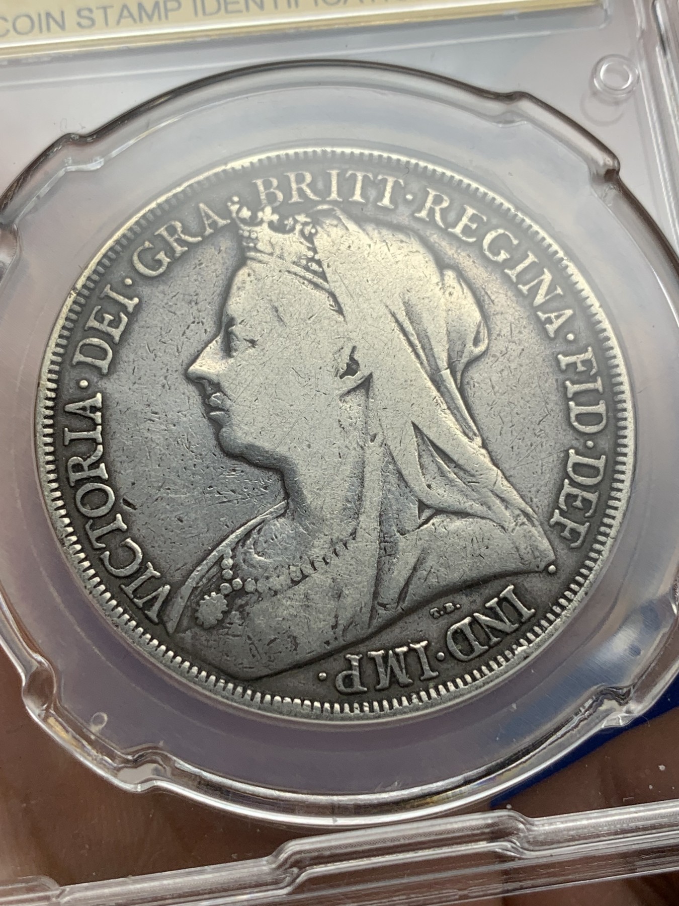 《竞宝斋》第195场-周日，周一 2场 (全场包邮) CSIS VF20 英国1893年维多利亚披纱马剑克朗银币