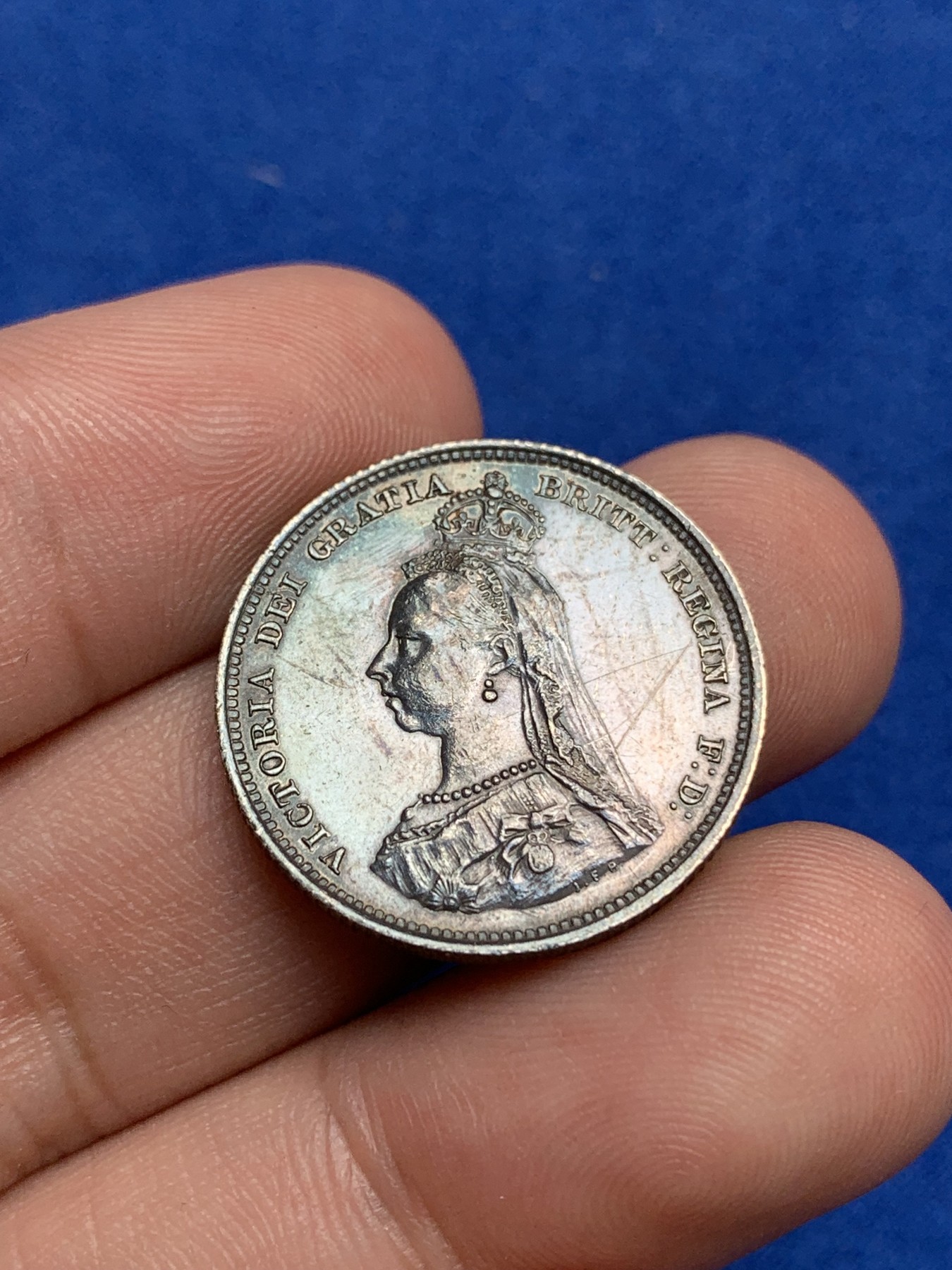 《竞宝斋》第195场-周日，周一 2场 (全场包邮) 英国 1887年 维多利亚高冠1先令 银币 深彩包浆