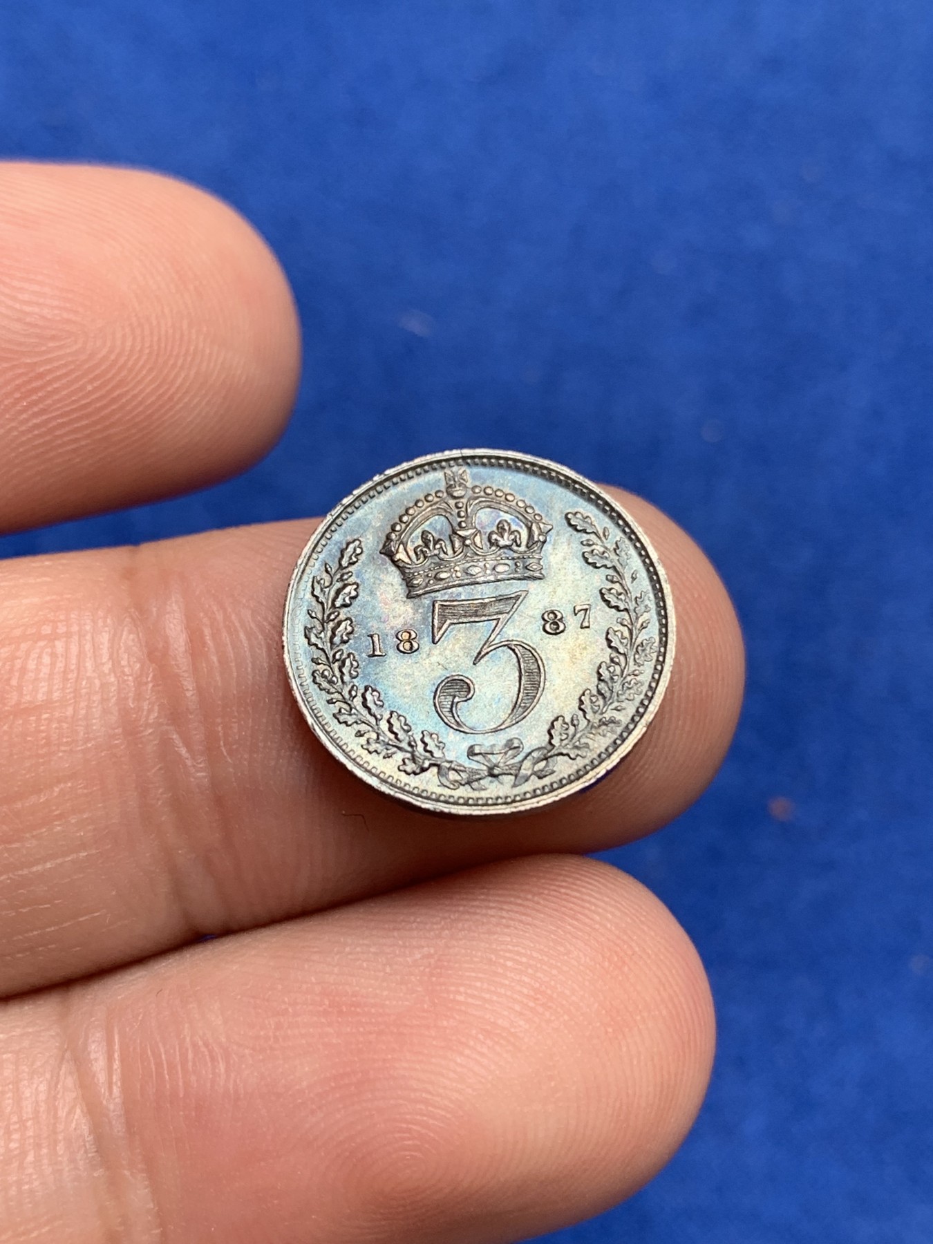 《竞宝斋》第195场-周日，周一 2场 (全场包邮) 英国1887维多利亚高冠3便士银币 深彩包浆