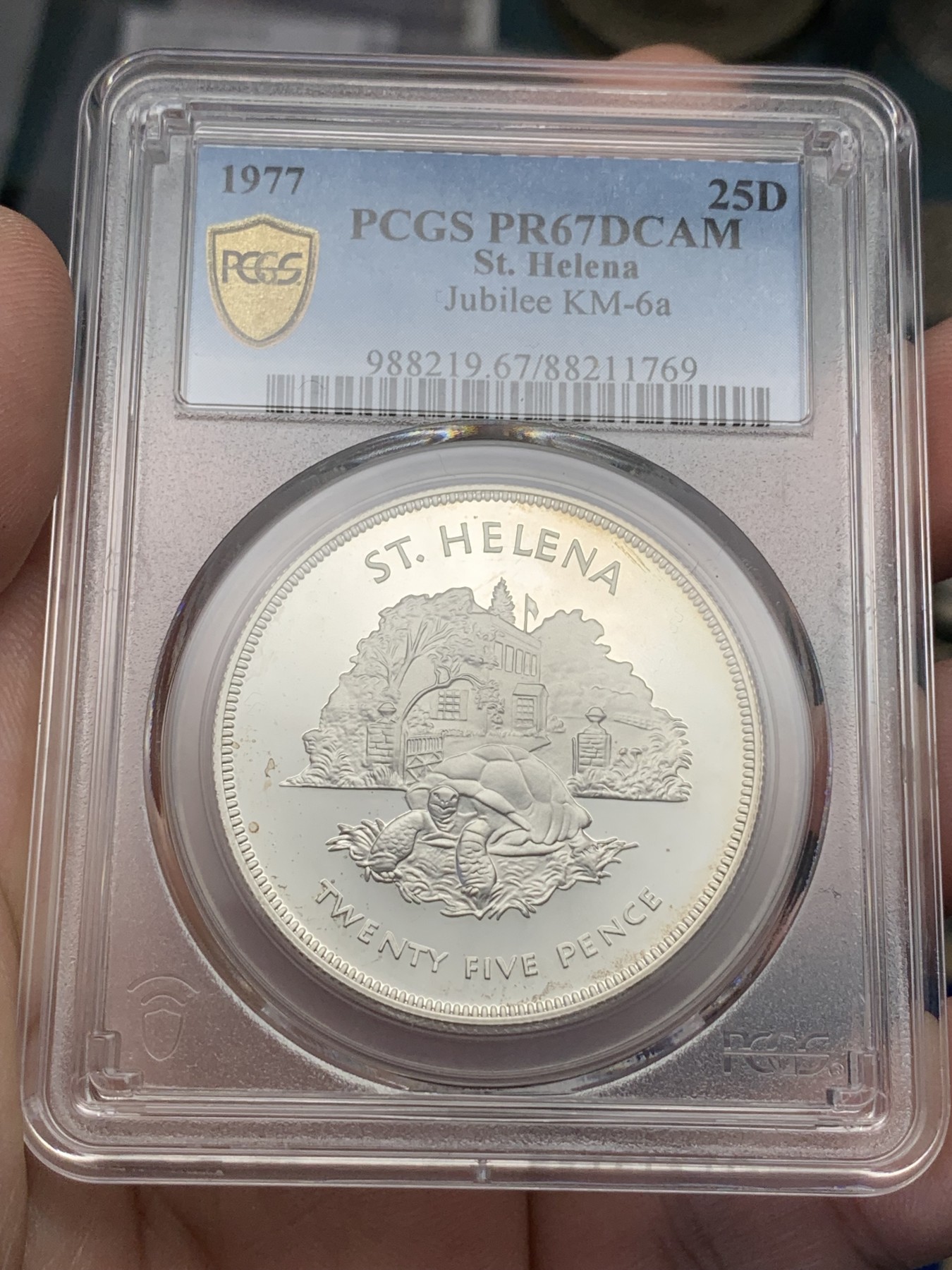 《竞宝斋》第195场-周日，周一 2场 (全场包邮) PCGS PR67圣赫勒拿1977女王登基25周年市政厅与陆龟25便士银币