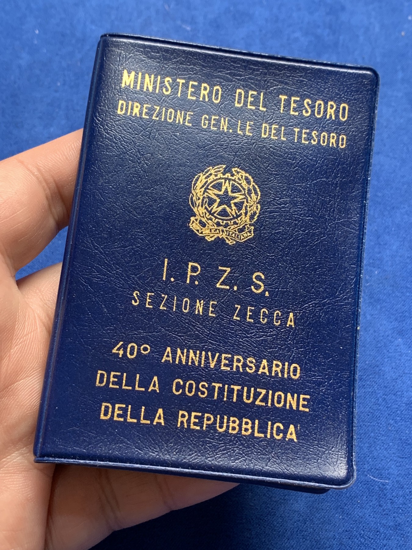 《竞宝斋》第195场-周日，周一 2场 (全场包邮) 意大利1988年 女神 500里拉银币 封装